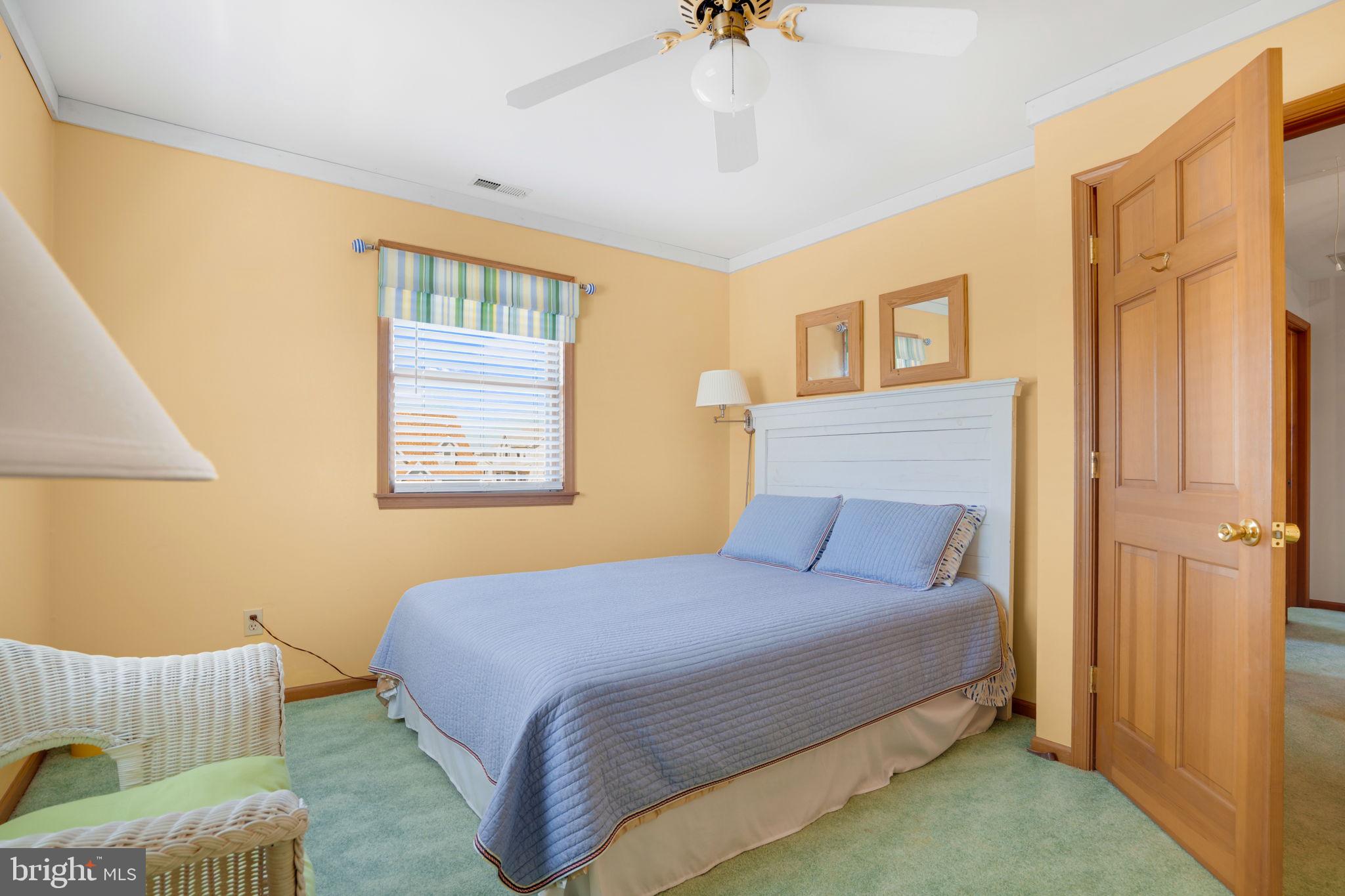 CAPTAIN'S COVE - Residential