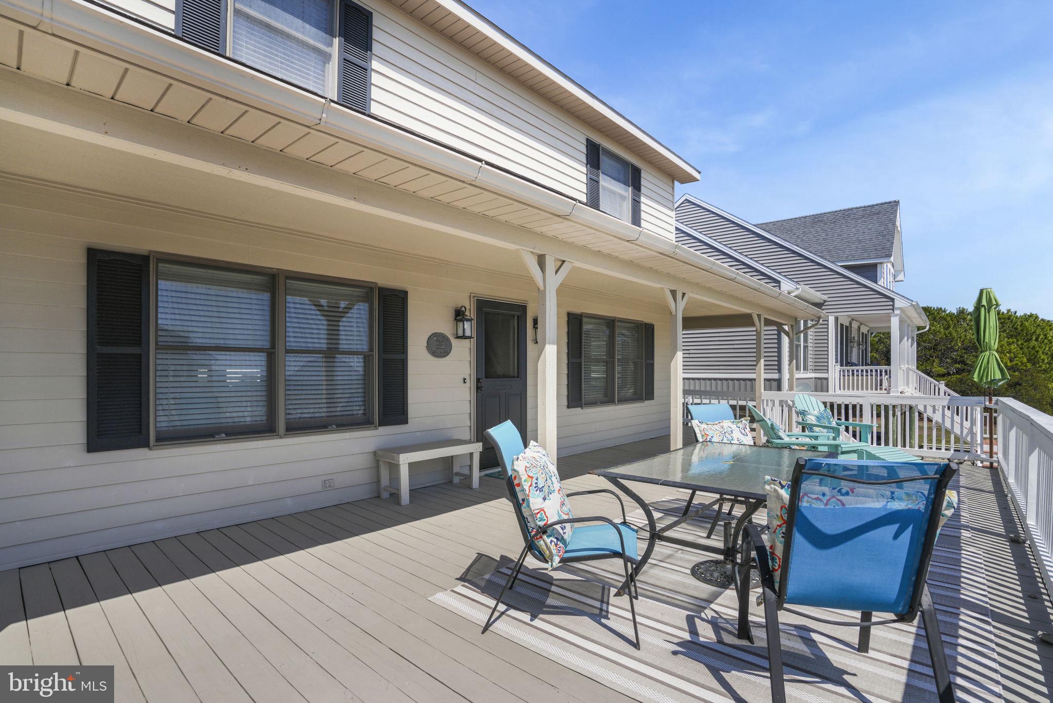 CAPTAIN'S COVE - Residential