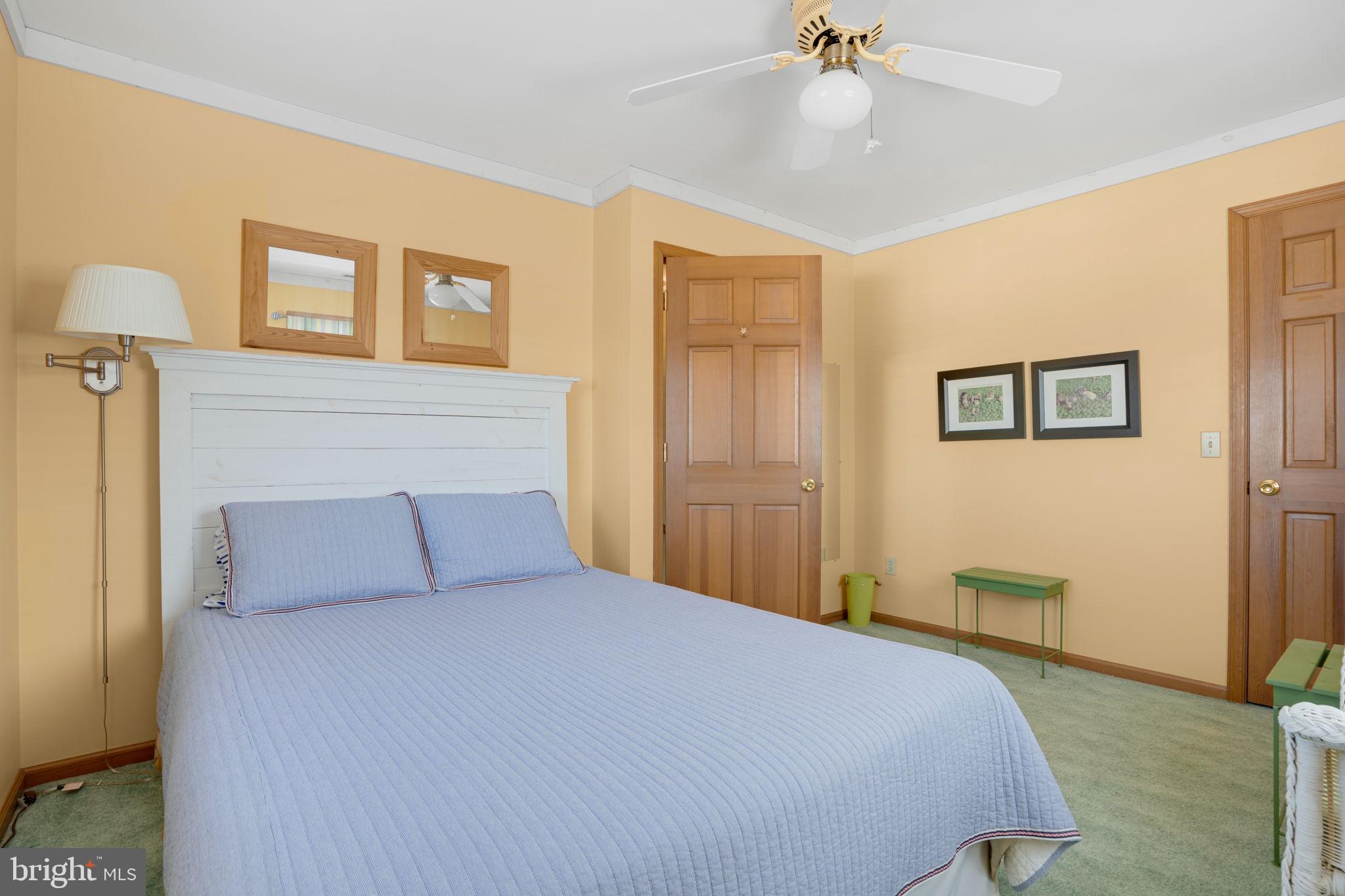 CAPTAIN'S COVE - Residential