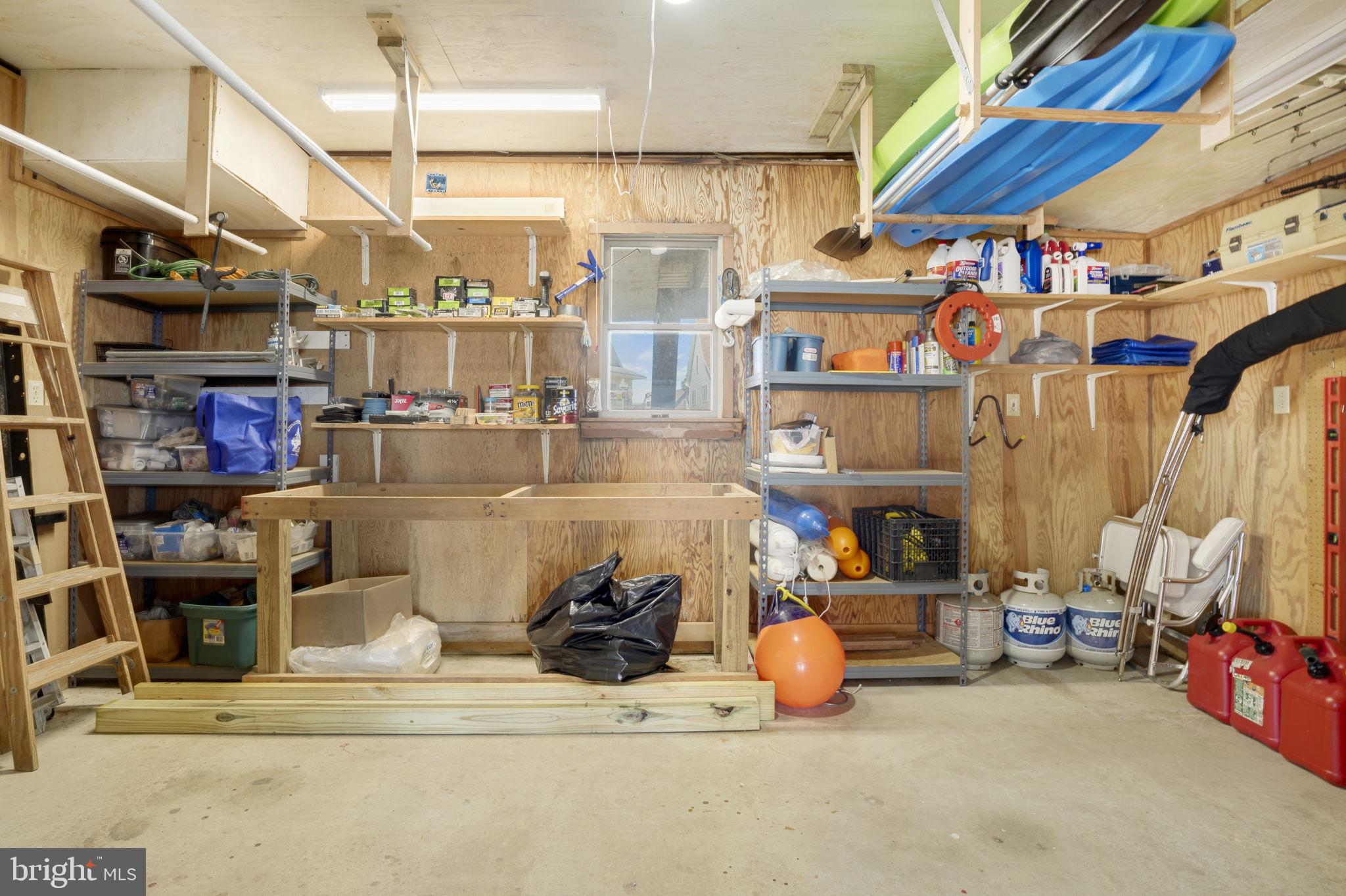 CAPTAIN'S COVE - Residential