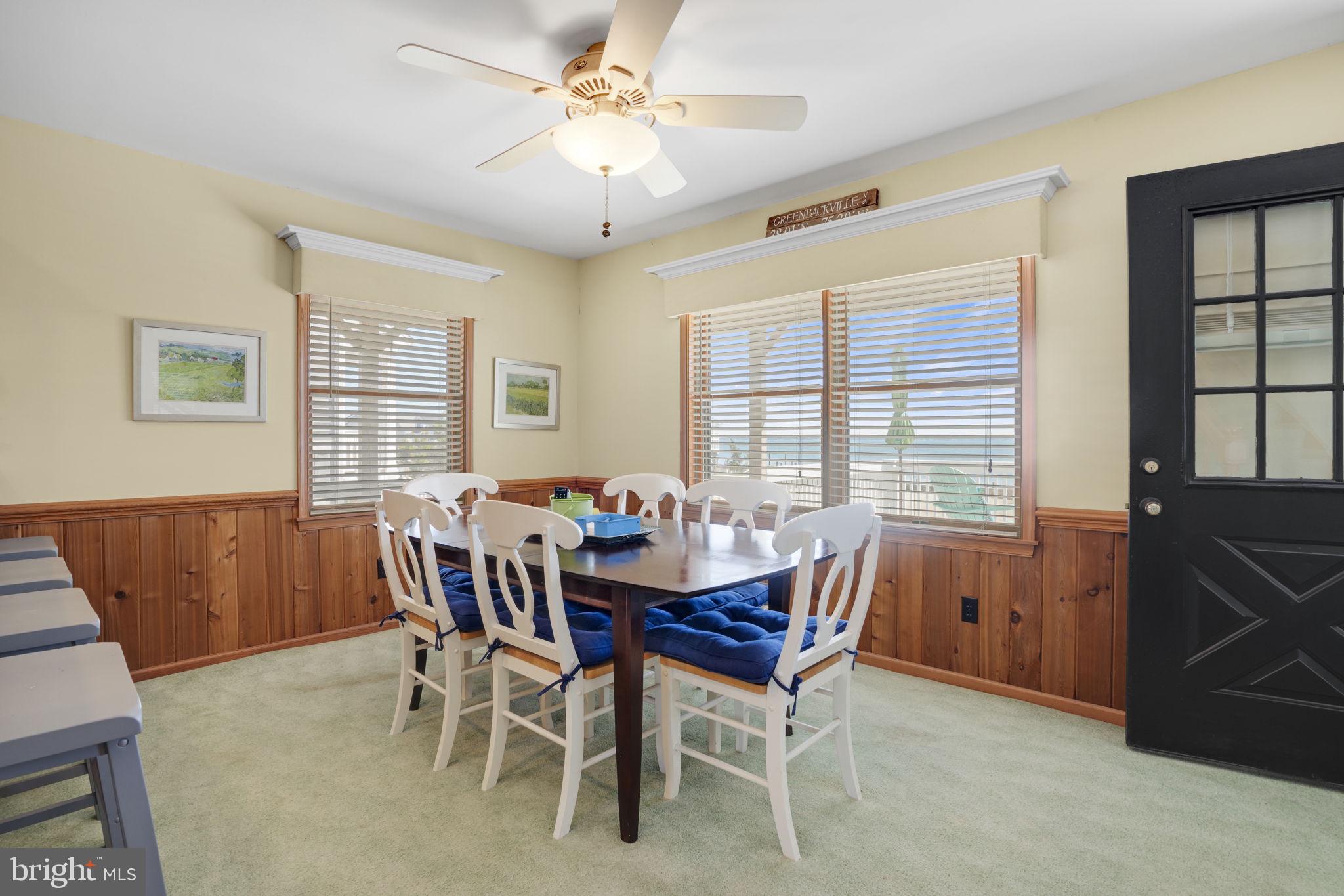 CAPTAIN'S COVE - Residential