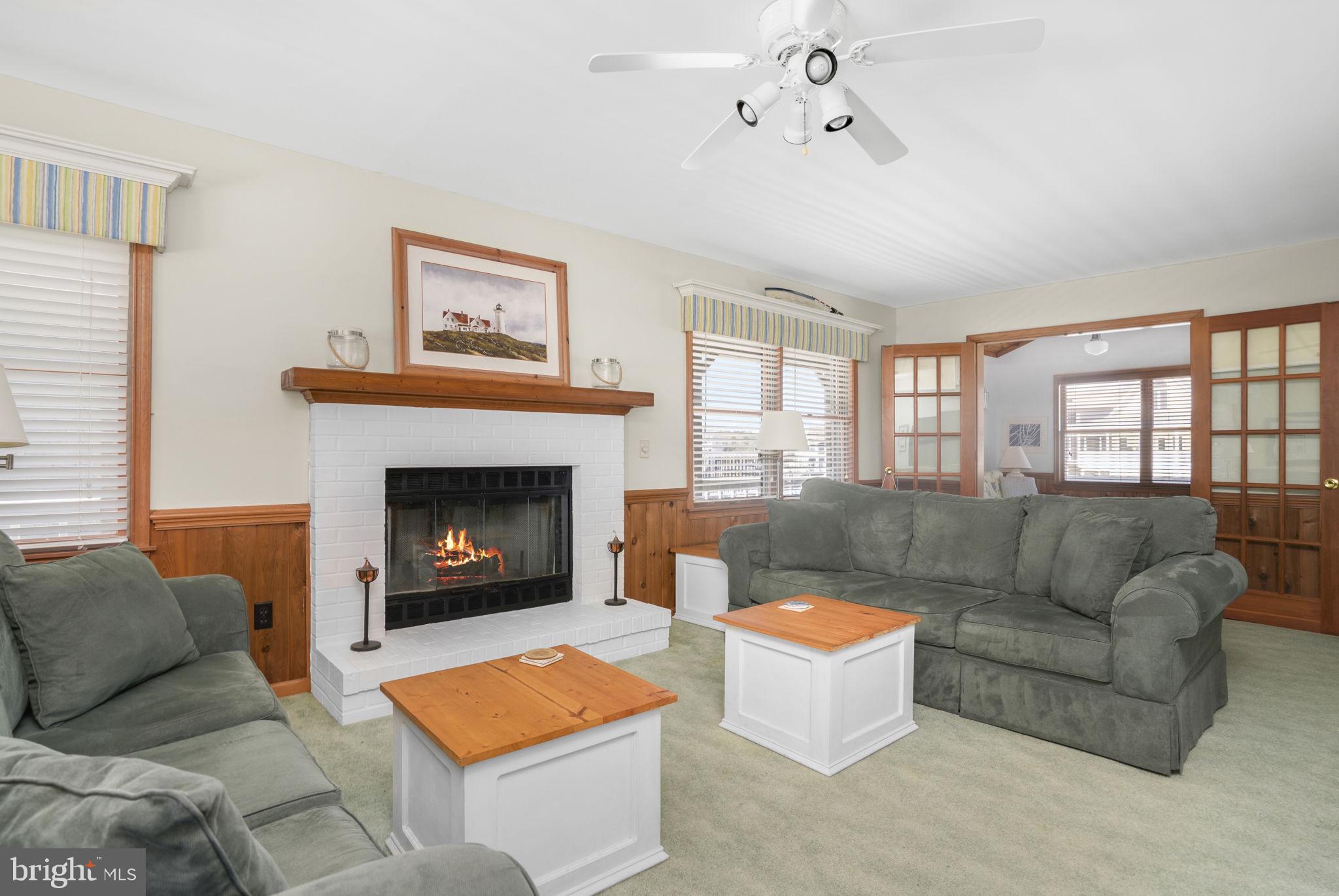 CAPTAIN'S COVE - Residential