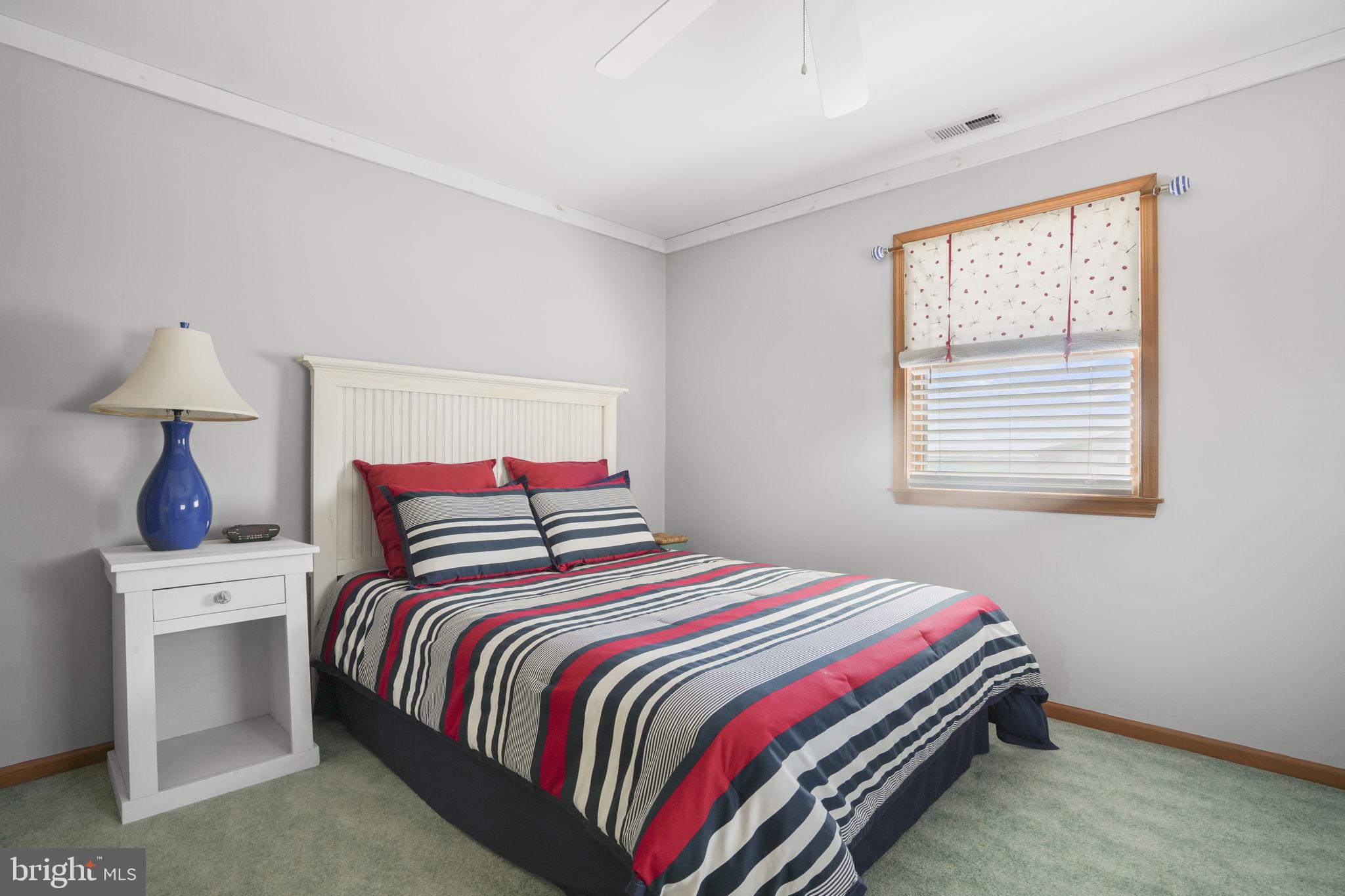 CAPTAIN'S COVE - Residential