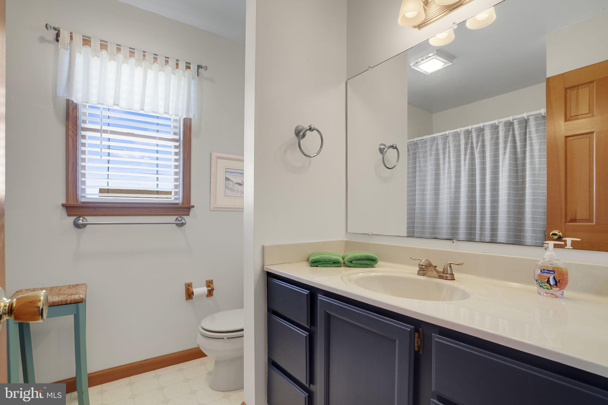 CAPTAIN'S COVE - Residential