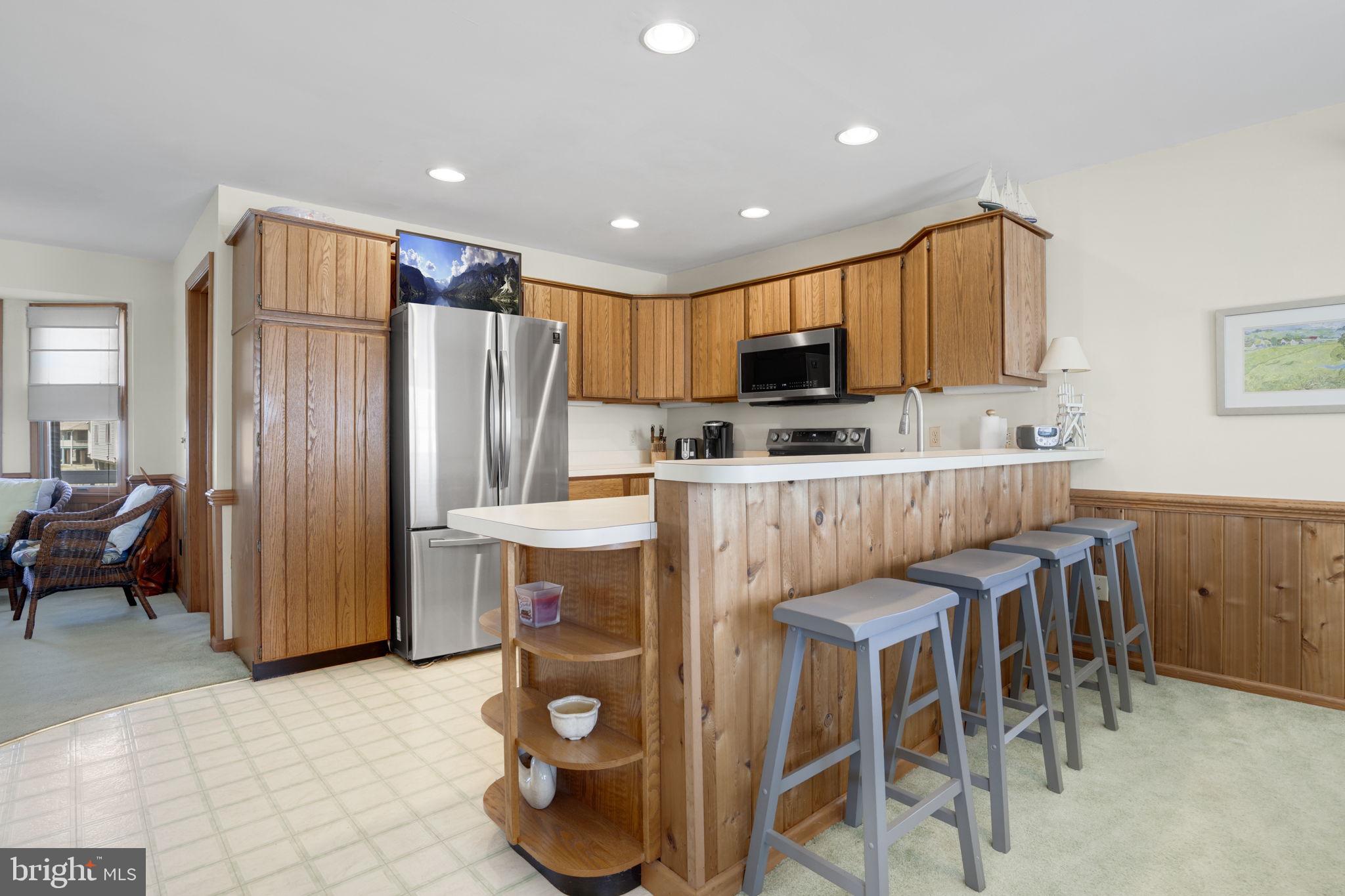 CAPTAIN'S COVE - Residential