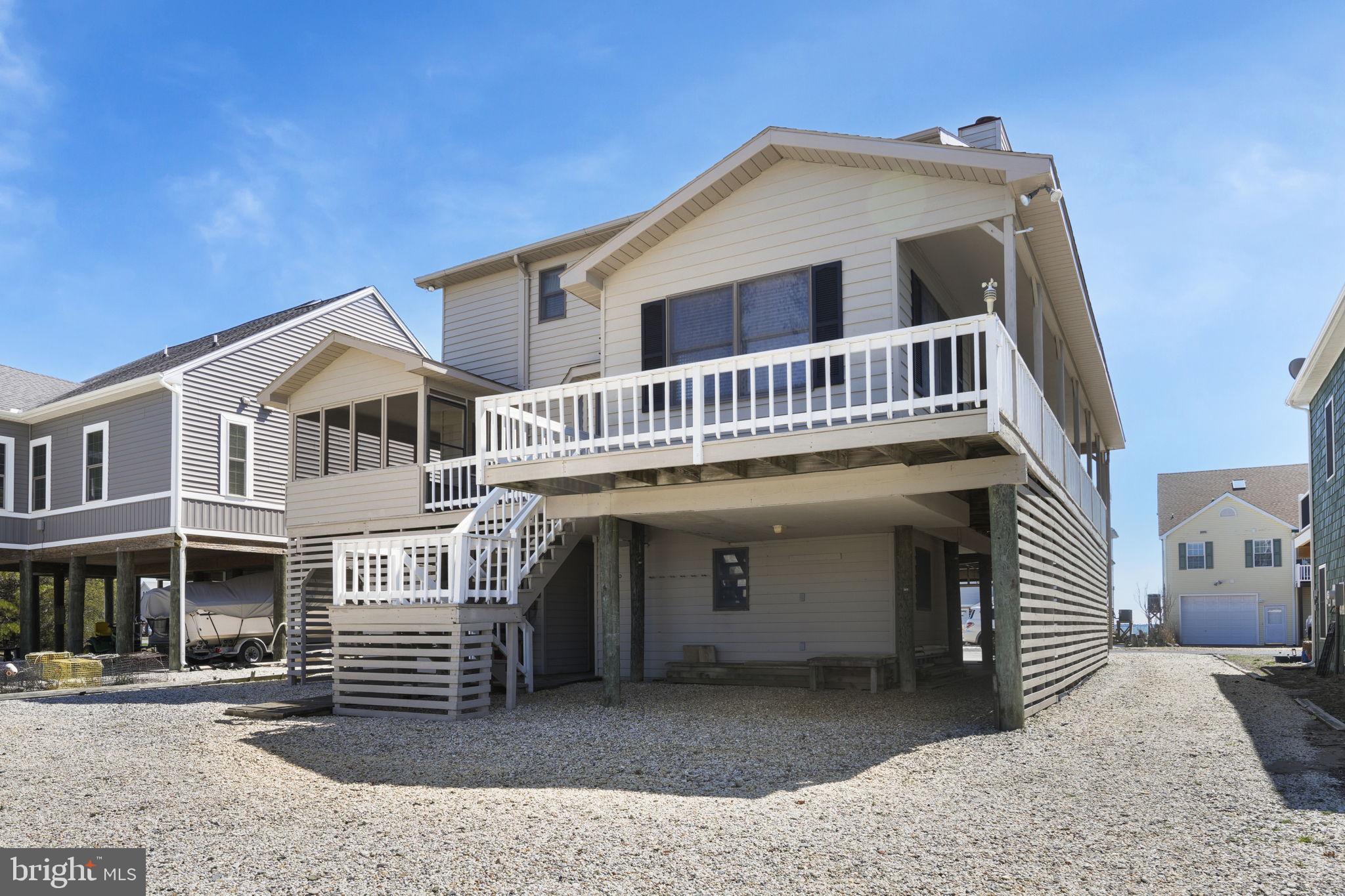 CAPTAIN'S COVE - Residential