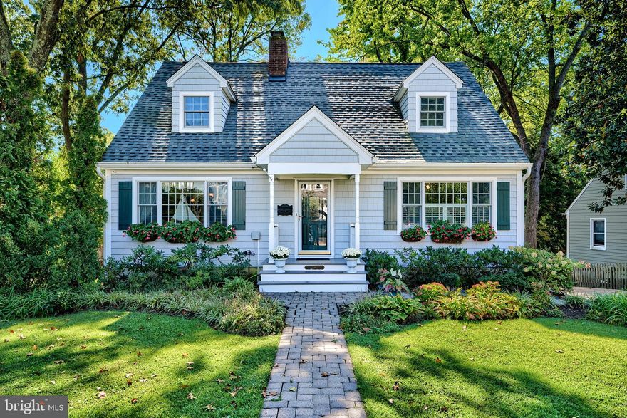 Charm meets warmth in this delightful cape cod in the sought after community of Linstead on the Severn. Step into a home of light and comfort as you enter the open concept living space and large kitchen perfect for entertaining and creating lasting memories. Enjoy the natural light with lots of windows and skylights . Your family will enjoy the large deck and club room. The office offers privacy and the workshop is great for the handy man. Add your own touches to this home to make it your own. Linstead offers lots of social activities for adults and children or just quiet time on the beach which is just around the corner.  With top-notch schools and amenities just a stone’s throw away, this home is ideal for community living. Your dream home awaits