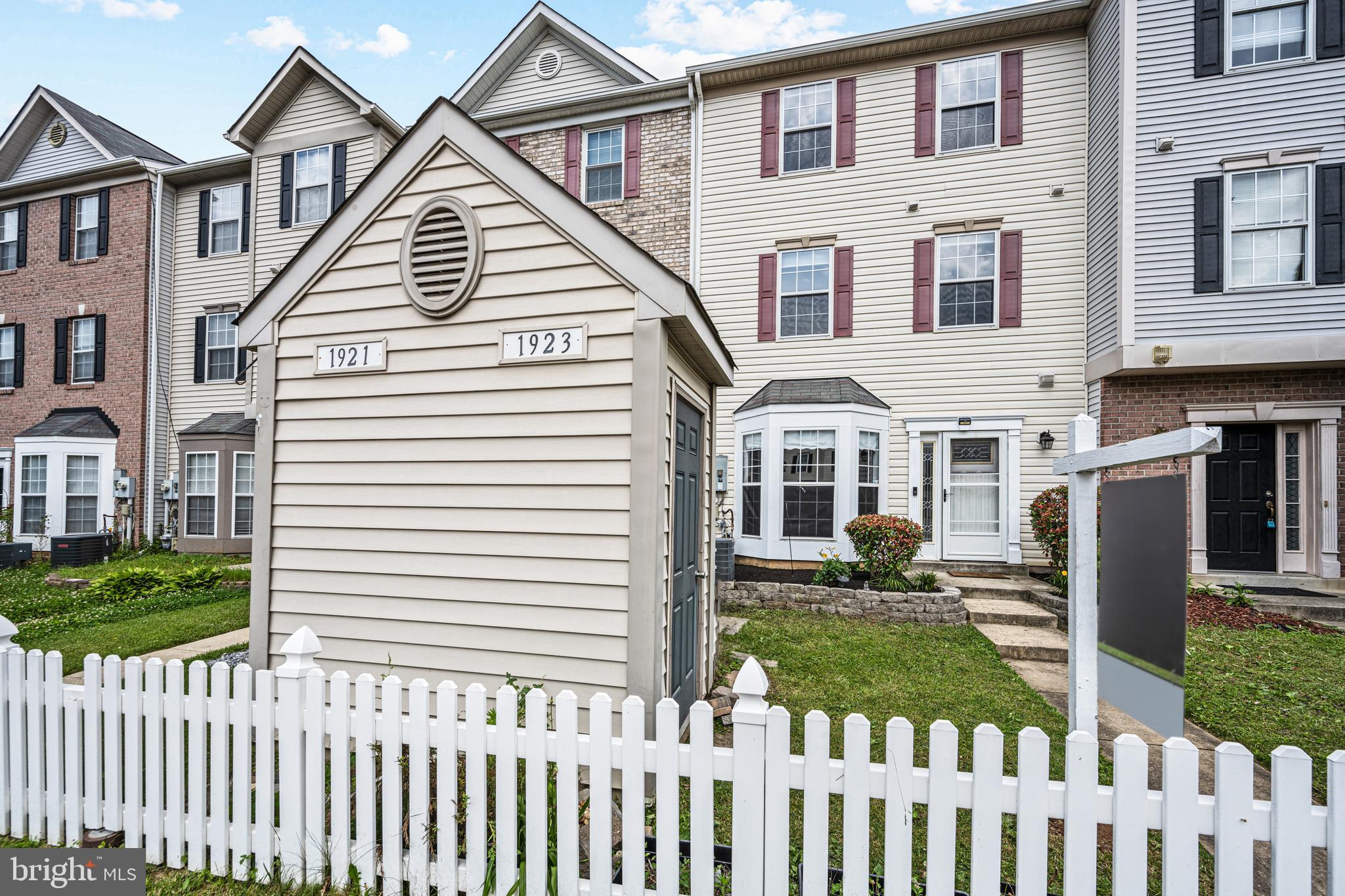 SEVEN OAKS - Residential