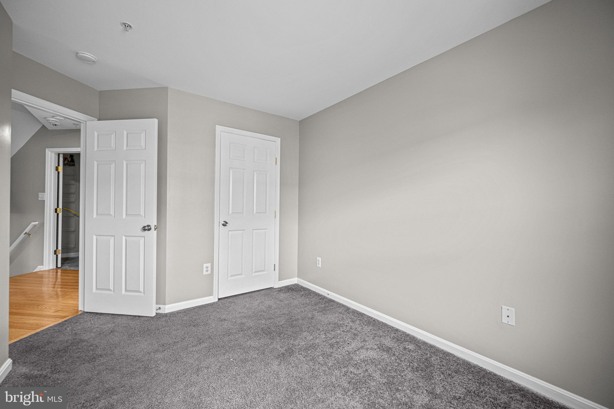 SEVEN OAKS - Residential