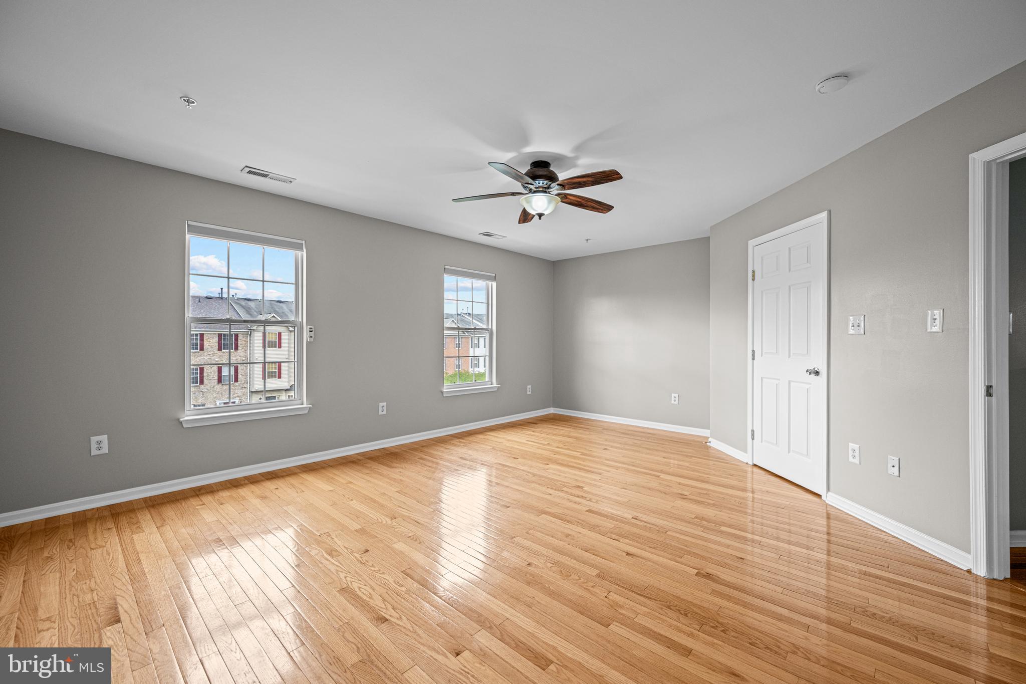 SEVEN OAKS - Residential