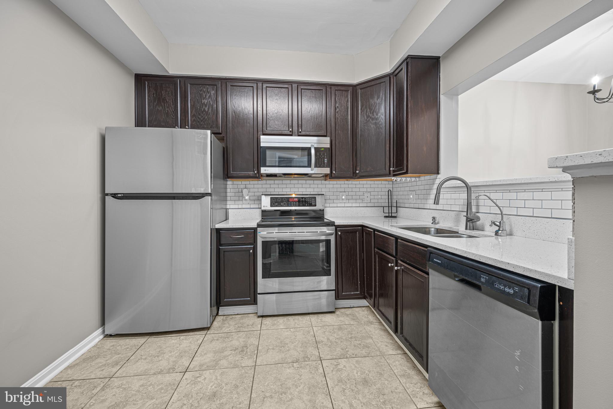 SEVEN OAKS - Residential