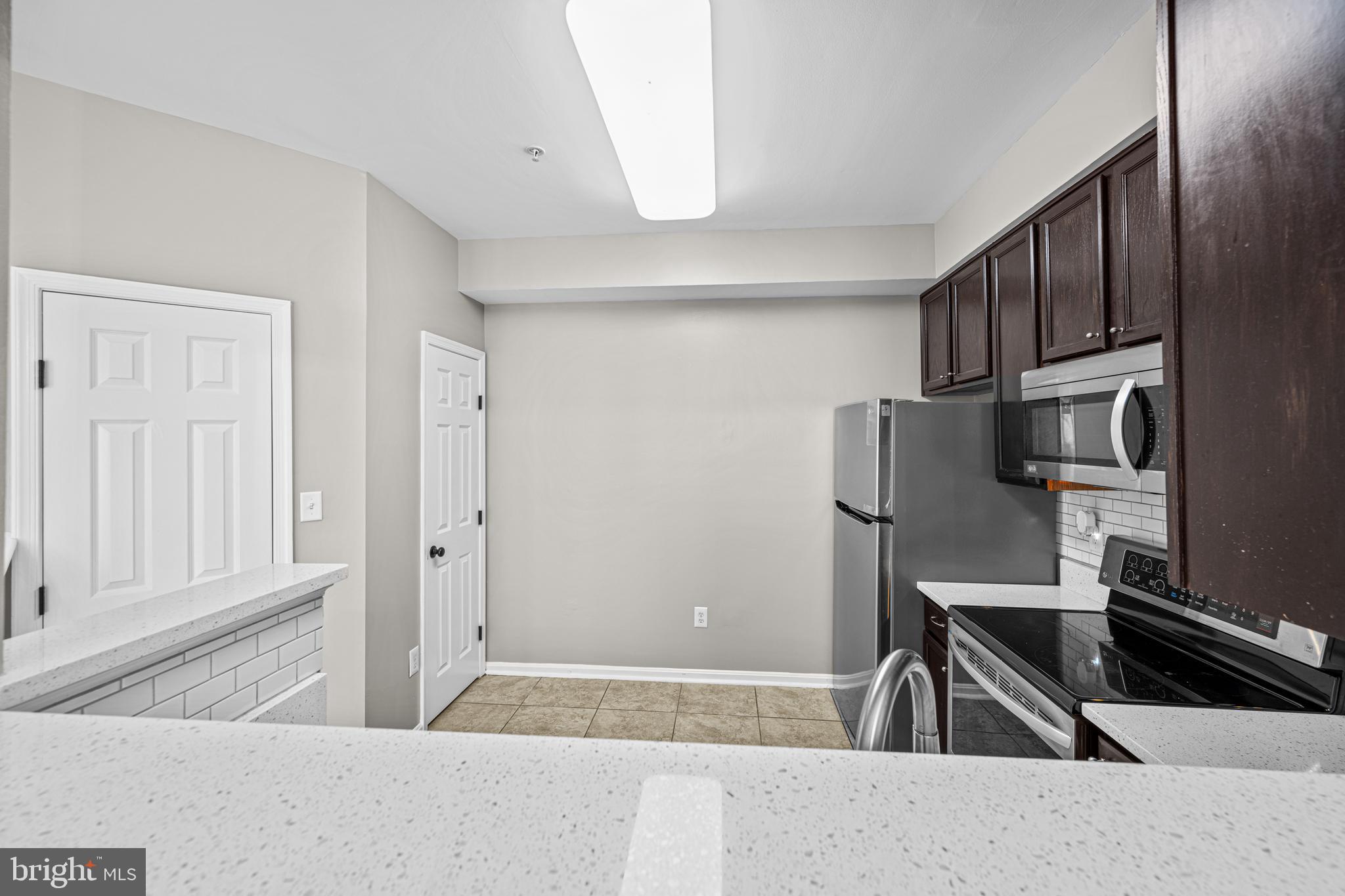 SEVEN OAKS - Residential