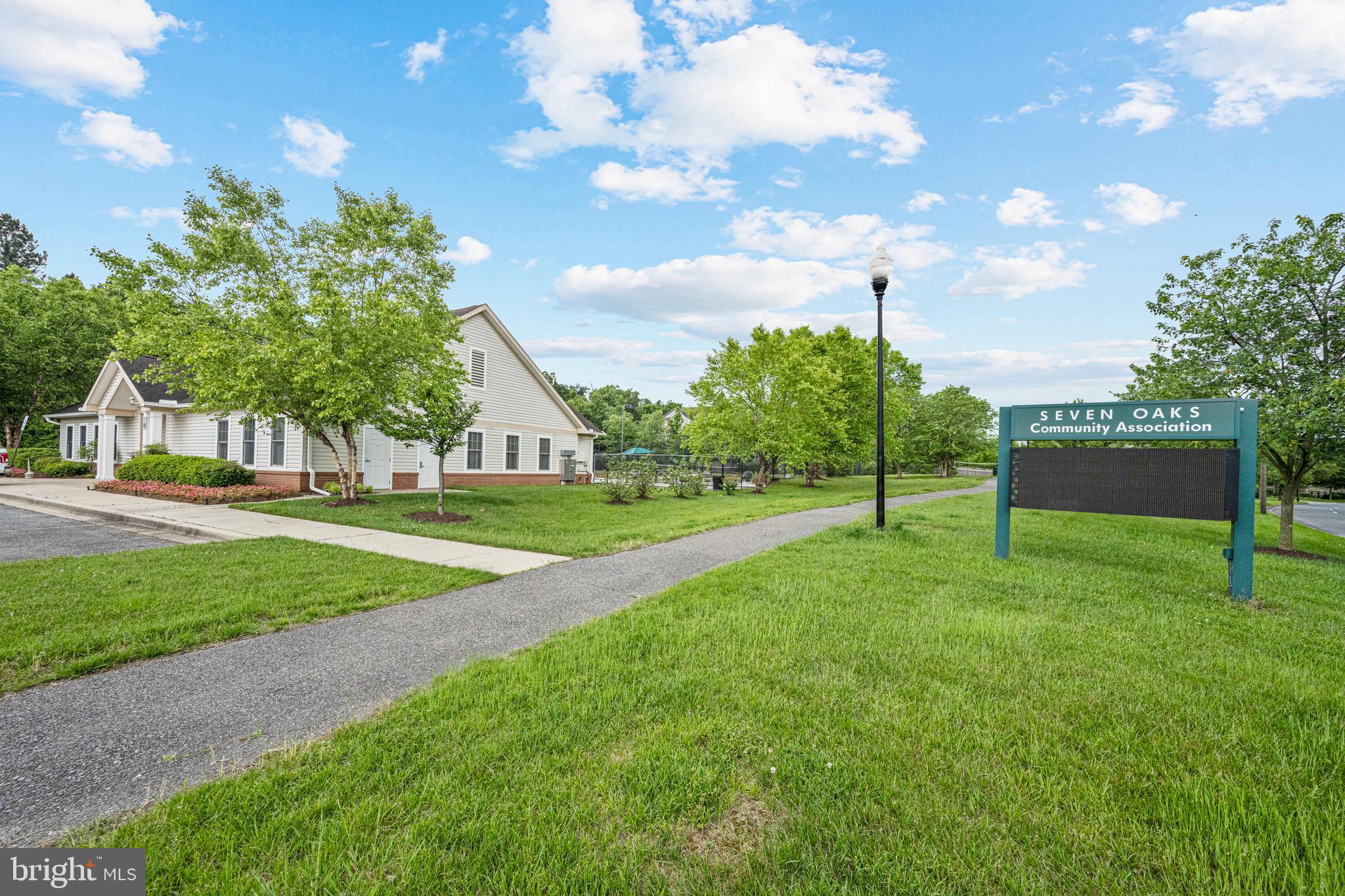 SEVEN OAKS - Residential