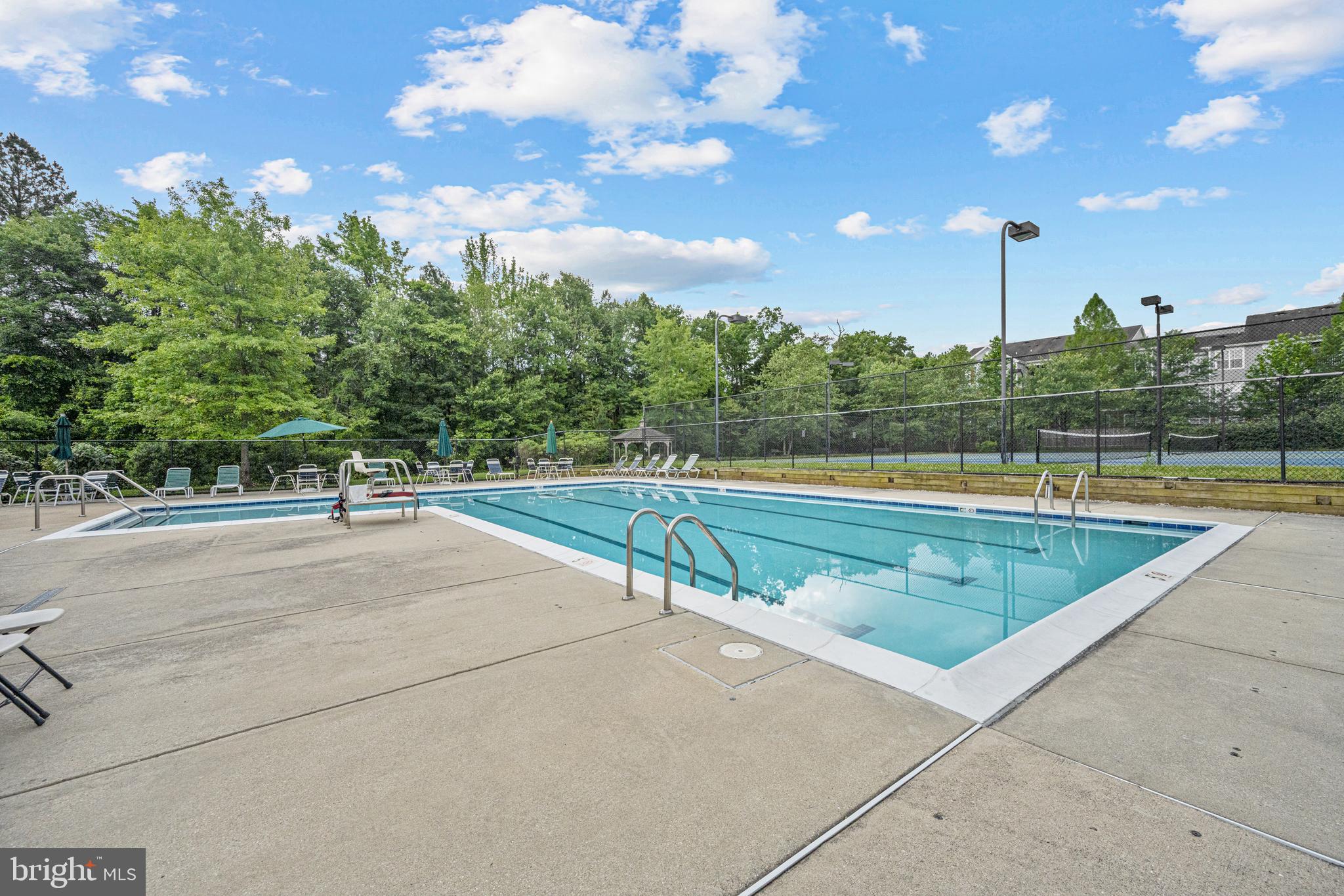 SEVEN OAKS - Residential