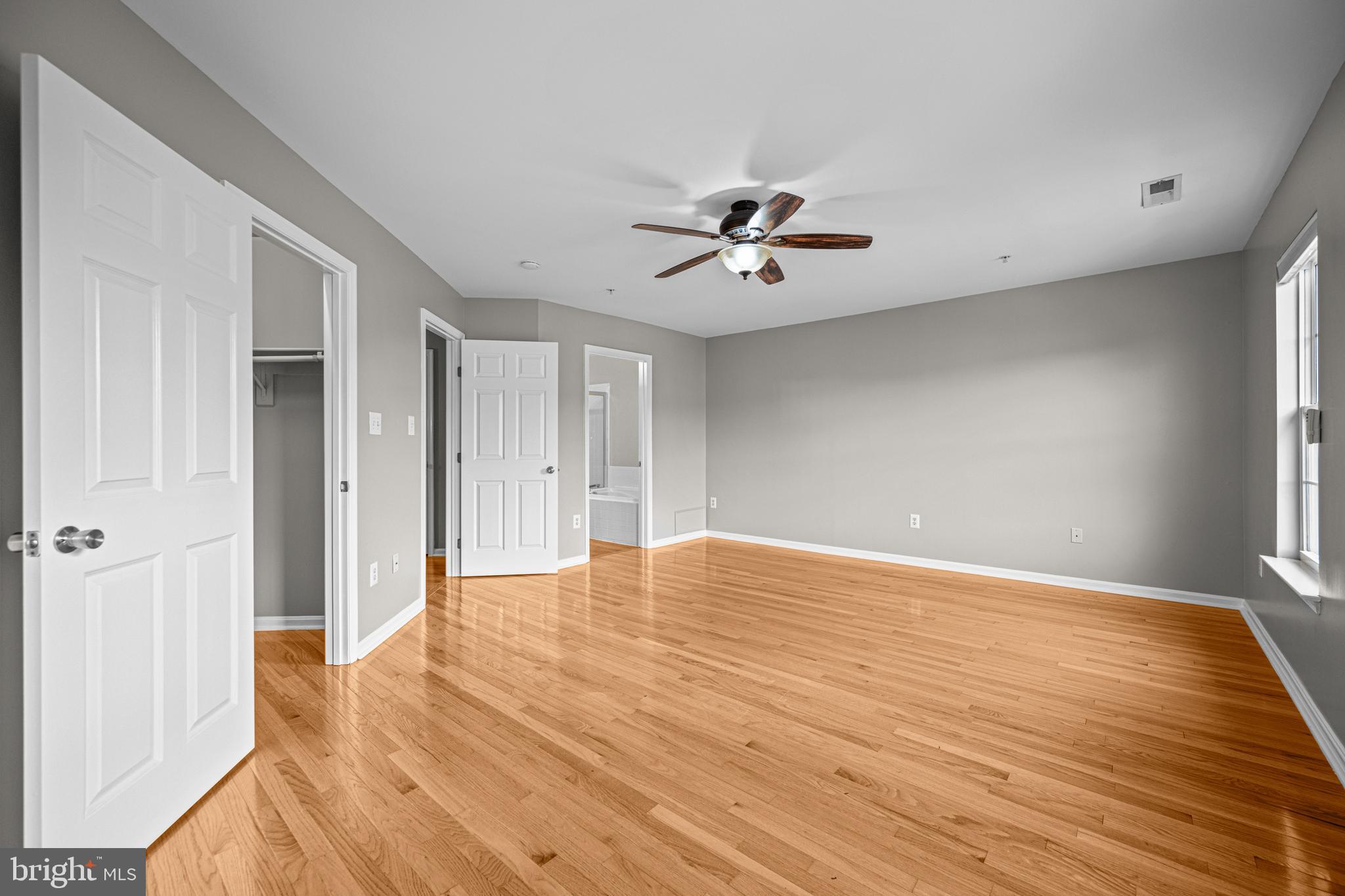 SEVEN OAKS - Residential