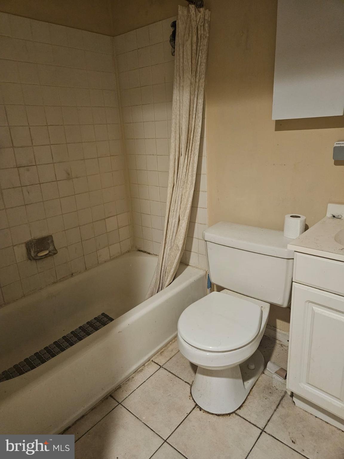 HOLLY HILL CONDOMINIUMS - Residential