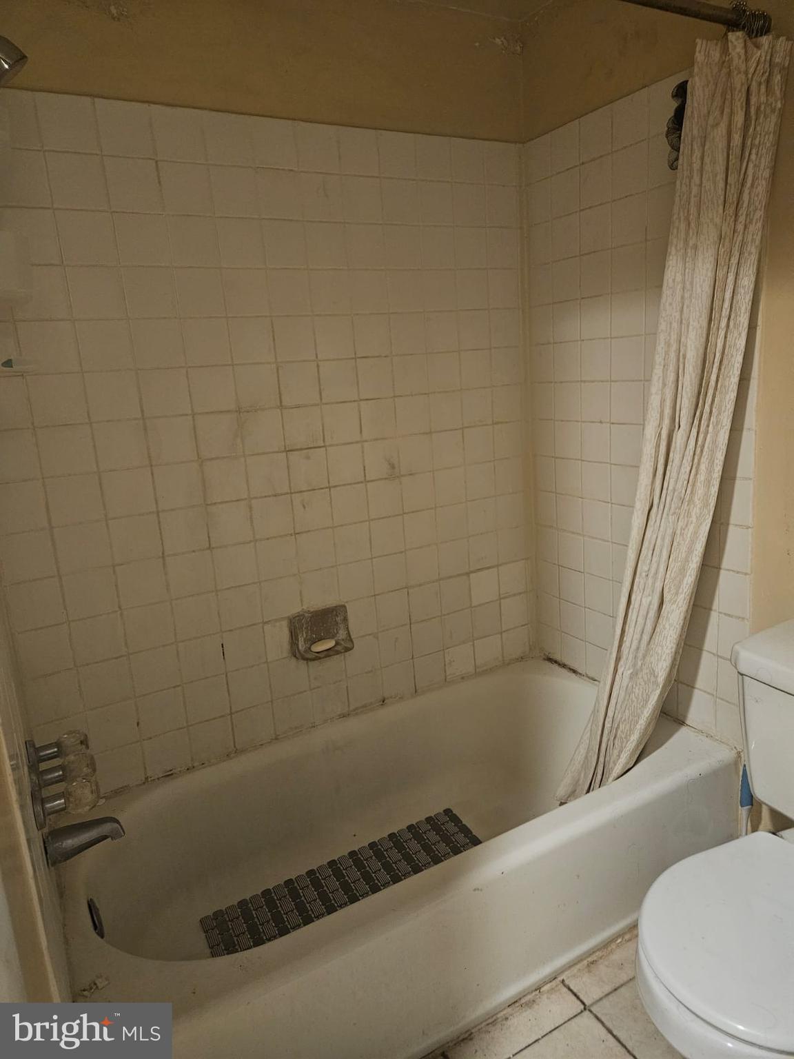 HOLLY HILL CONDOMINIUMS - Residential