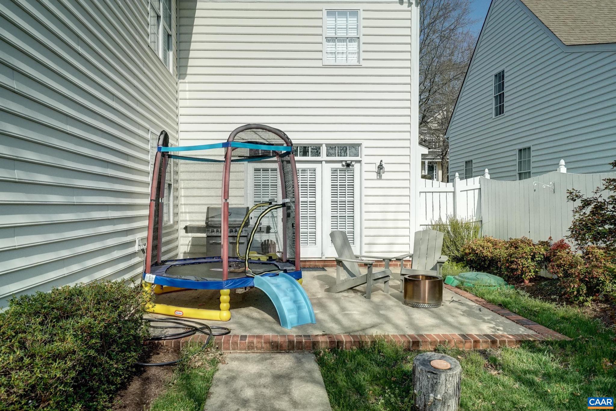 FOREST LAKES - Residential