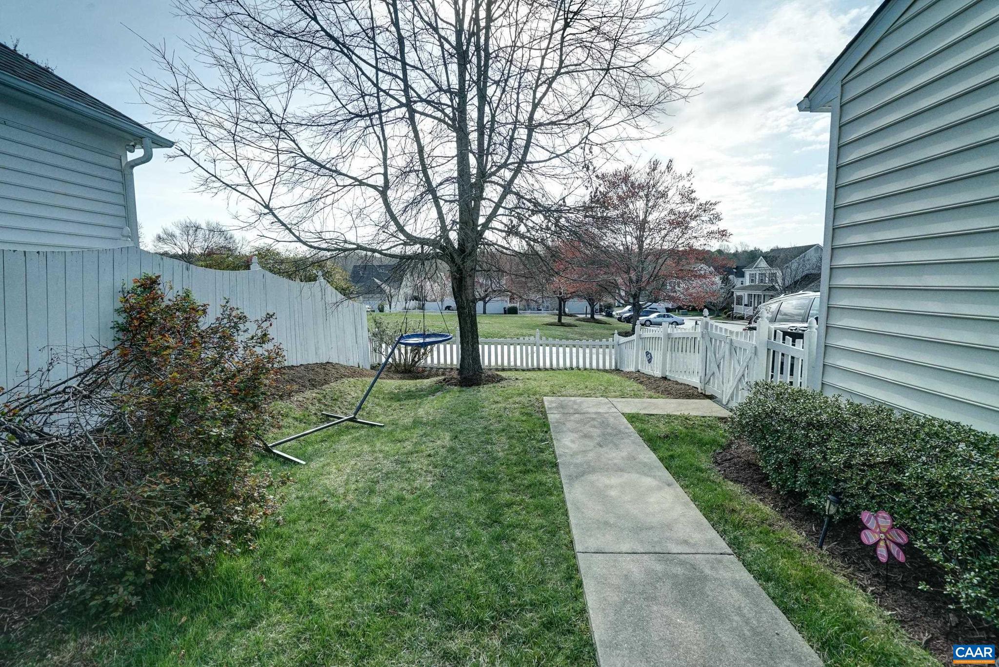 FOREST LAKES - Residential