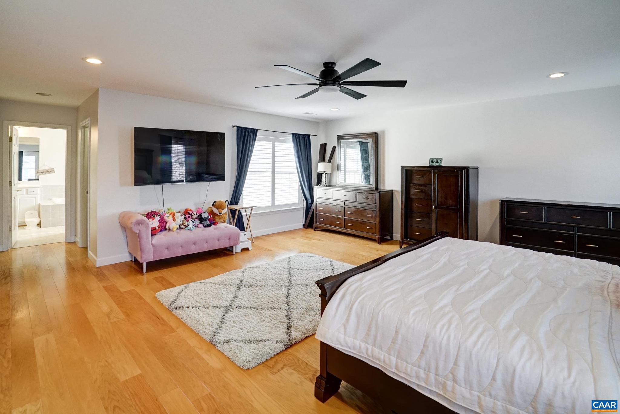 FOREST LAKES - Residential