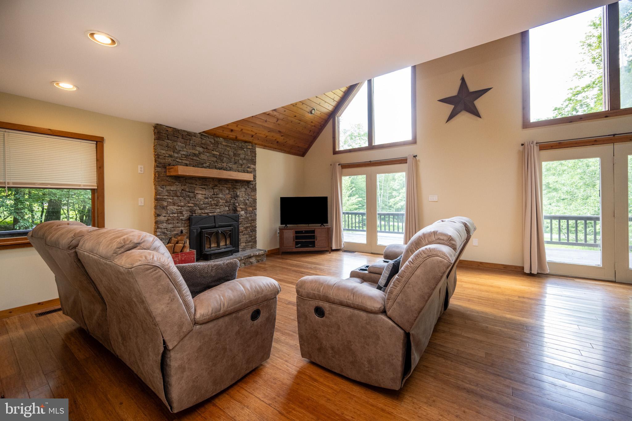 MAPLE DEL - Residential