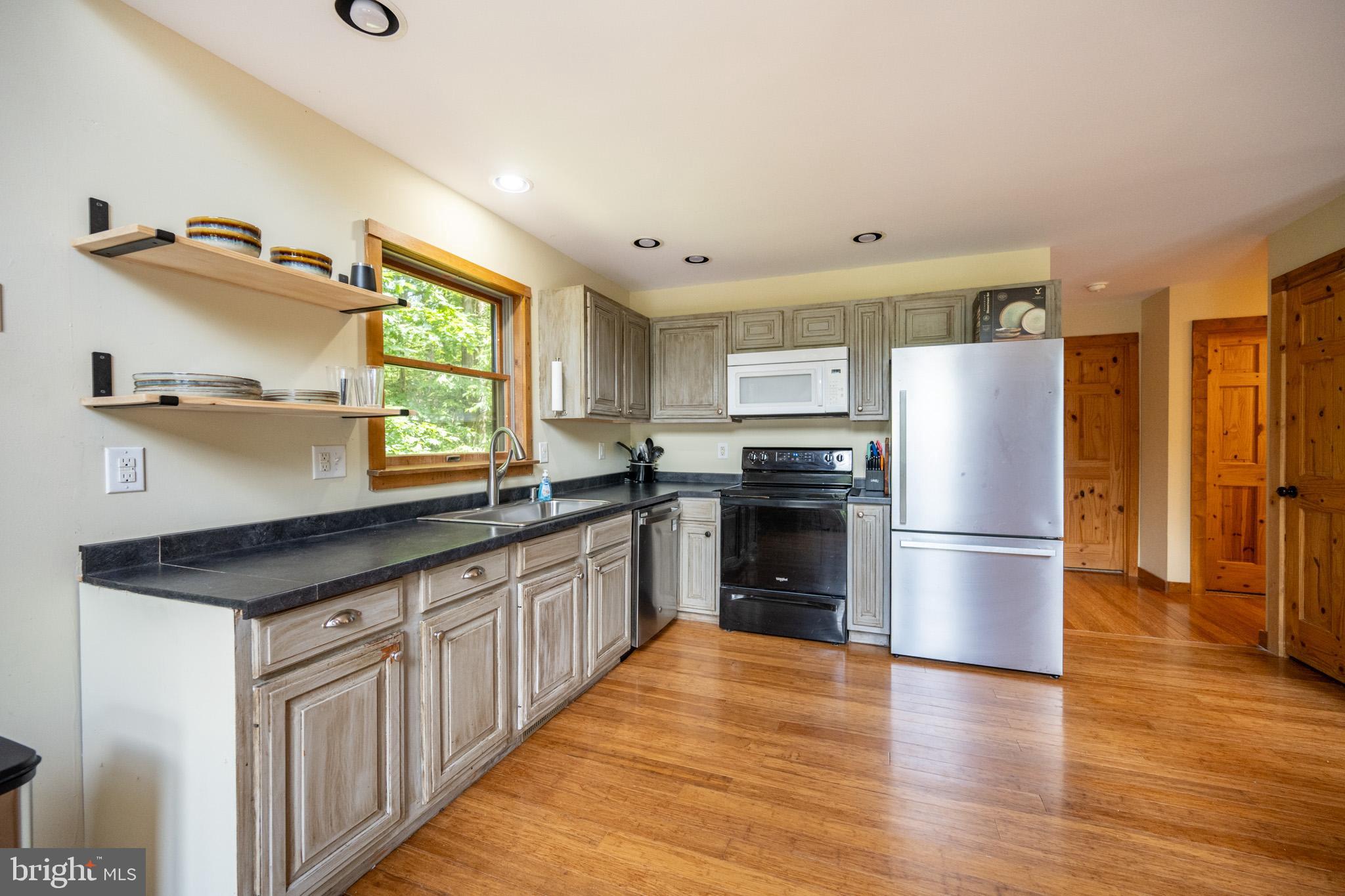 MAPLE DEL - Residential