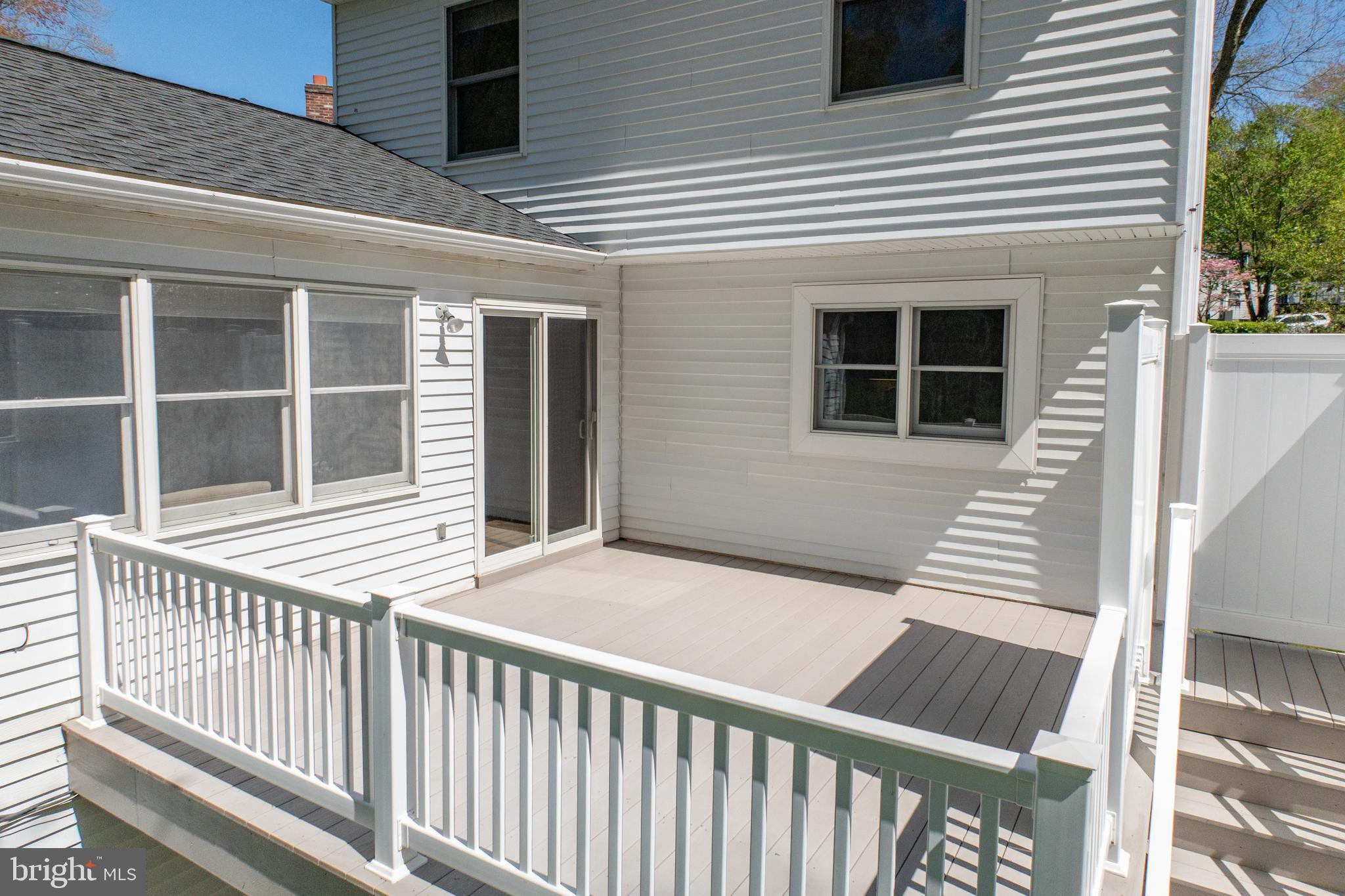 VICTORIA CROSSING - Residential