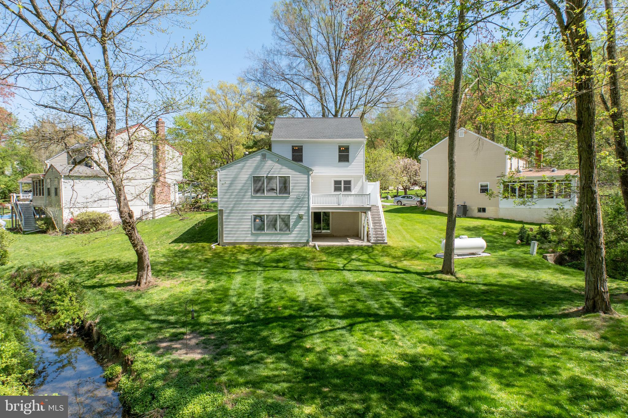 VICTORIA CROSSING - Residential