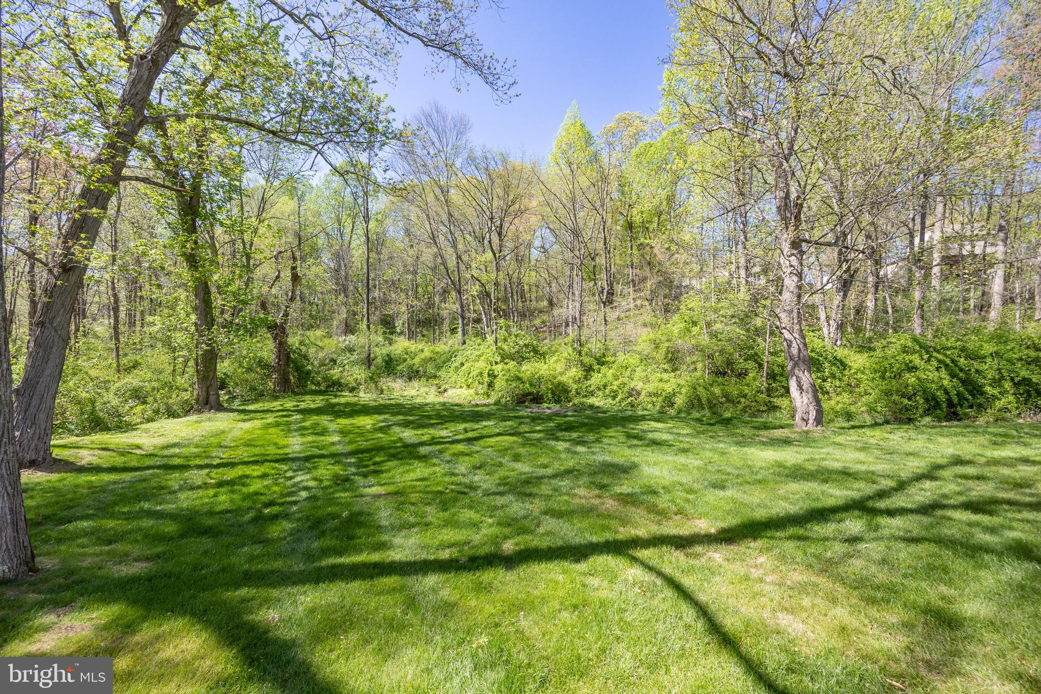 VICTORIA CROSSING - Residential