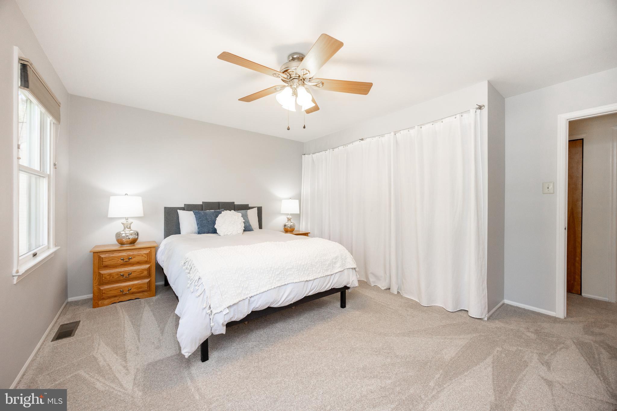 VICTORIA CROSSING - Residential