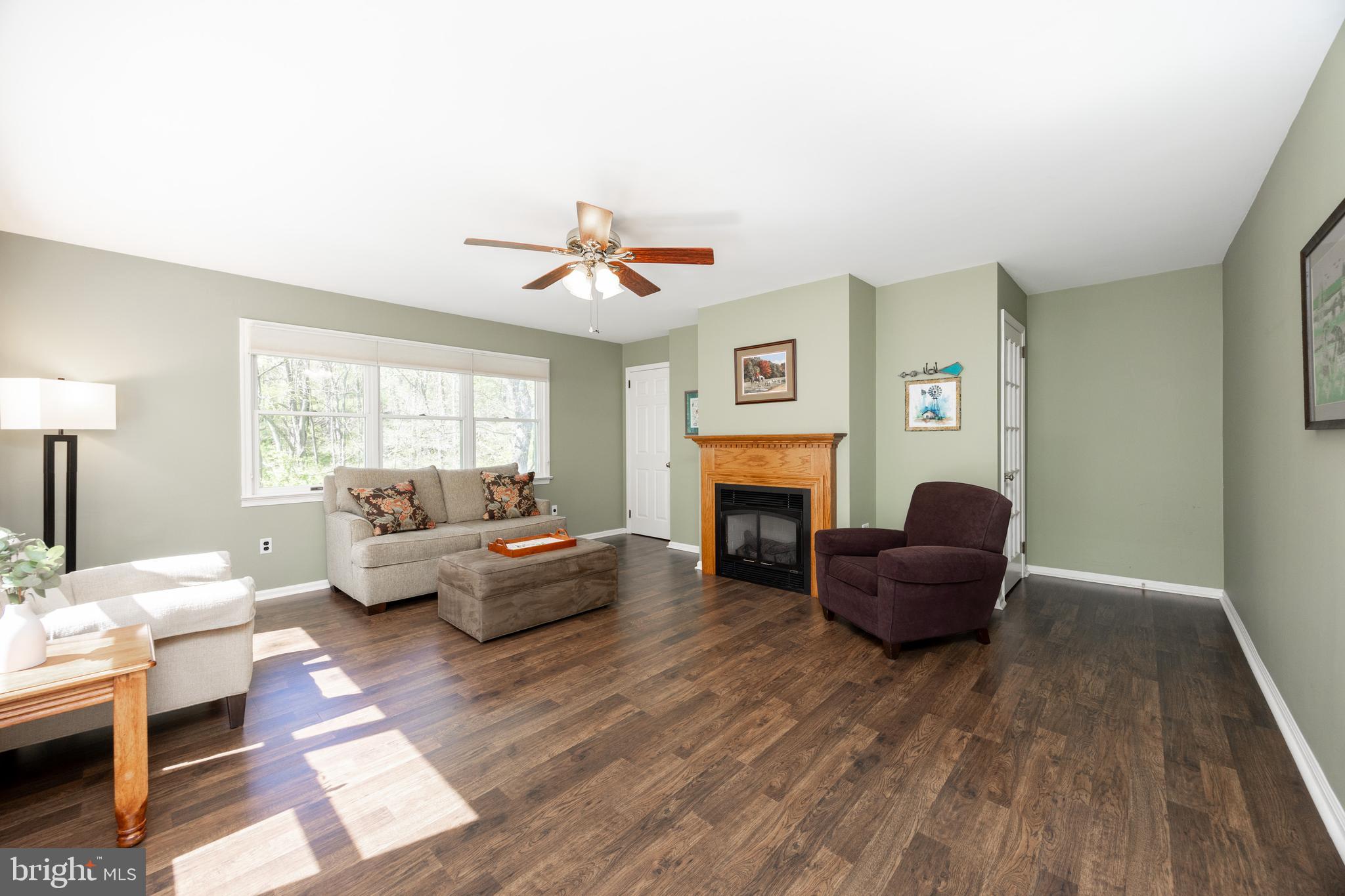 VICTORIA CROSSING - Residential