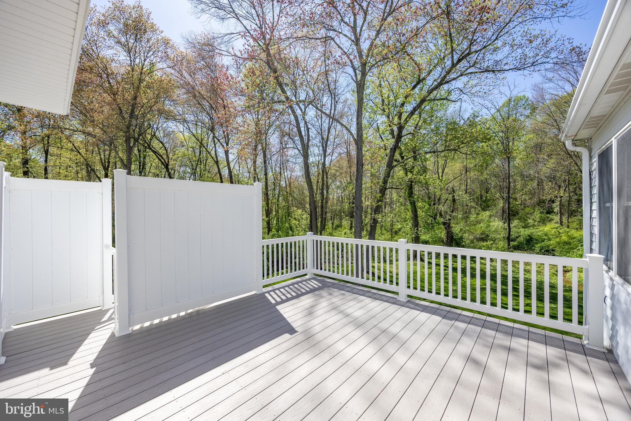 VICTORIA CROSSING - Residential