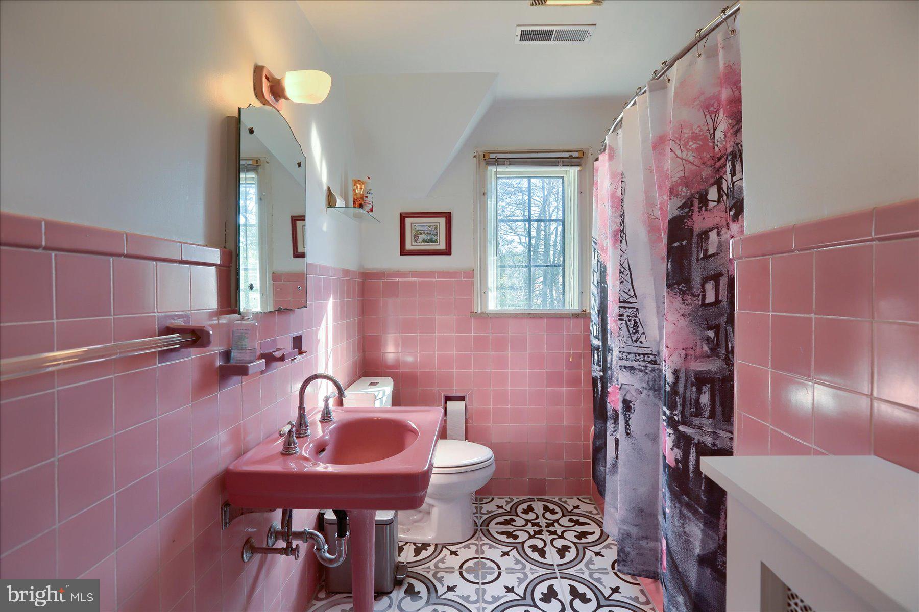 SCHOOL LANE HILLS - Residential