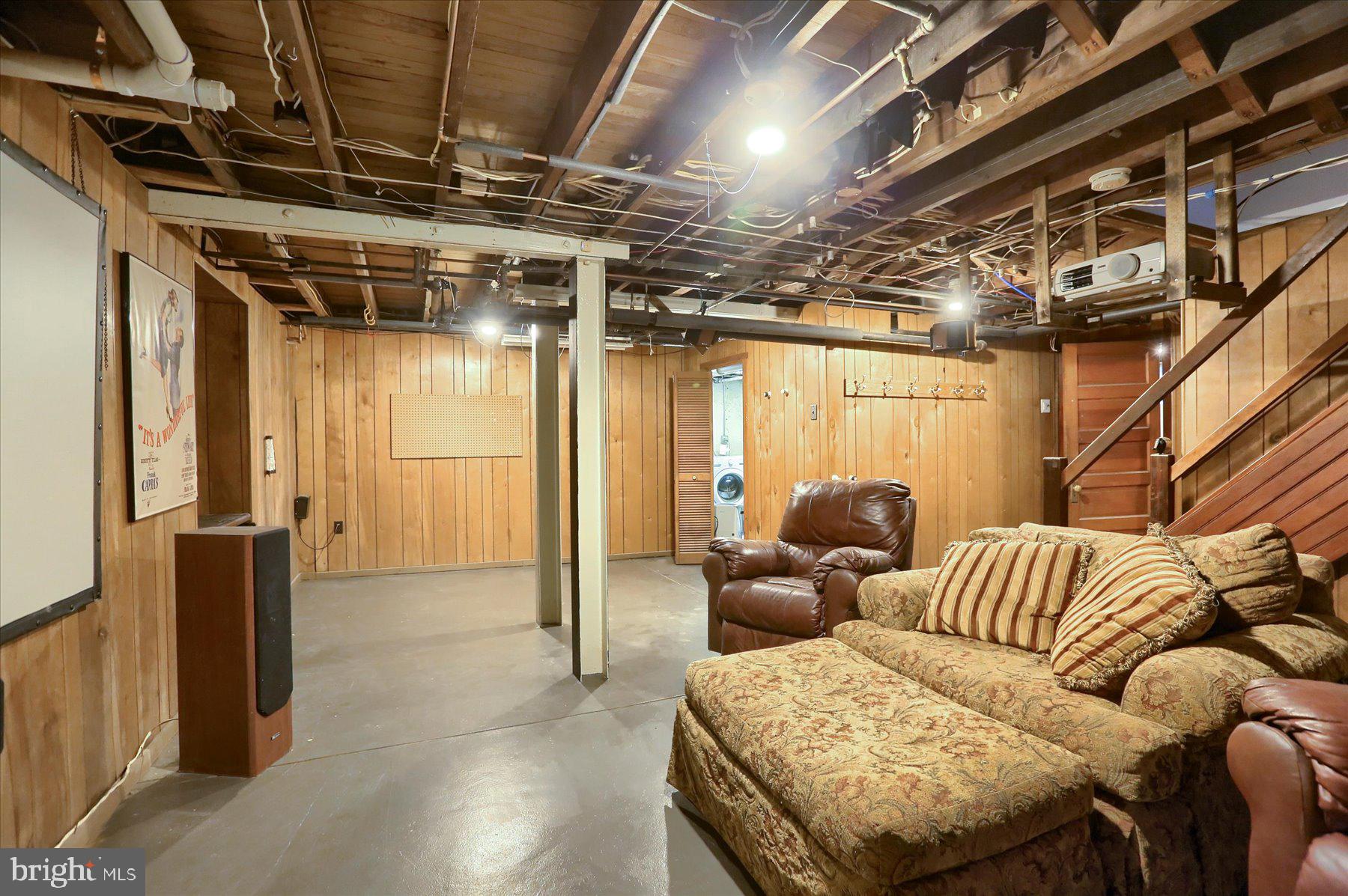 SCHOOL LANE HILLS - Residential