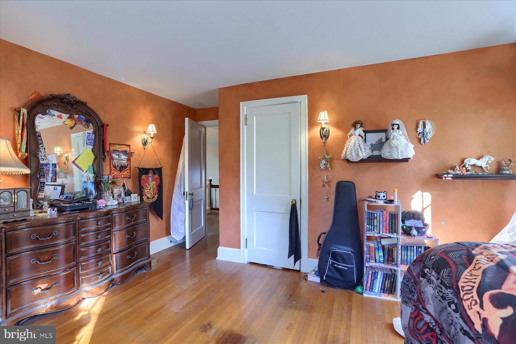 SCHOOL LANE HILLS - Residential