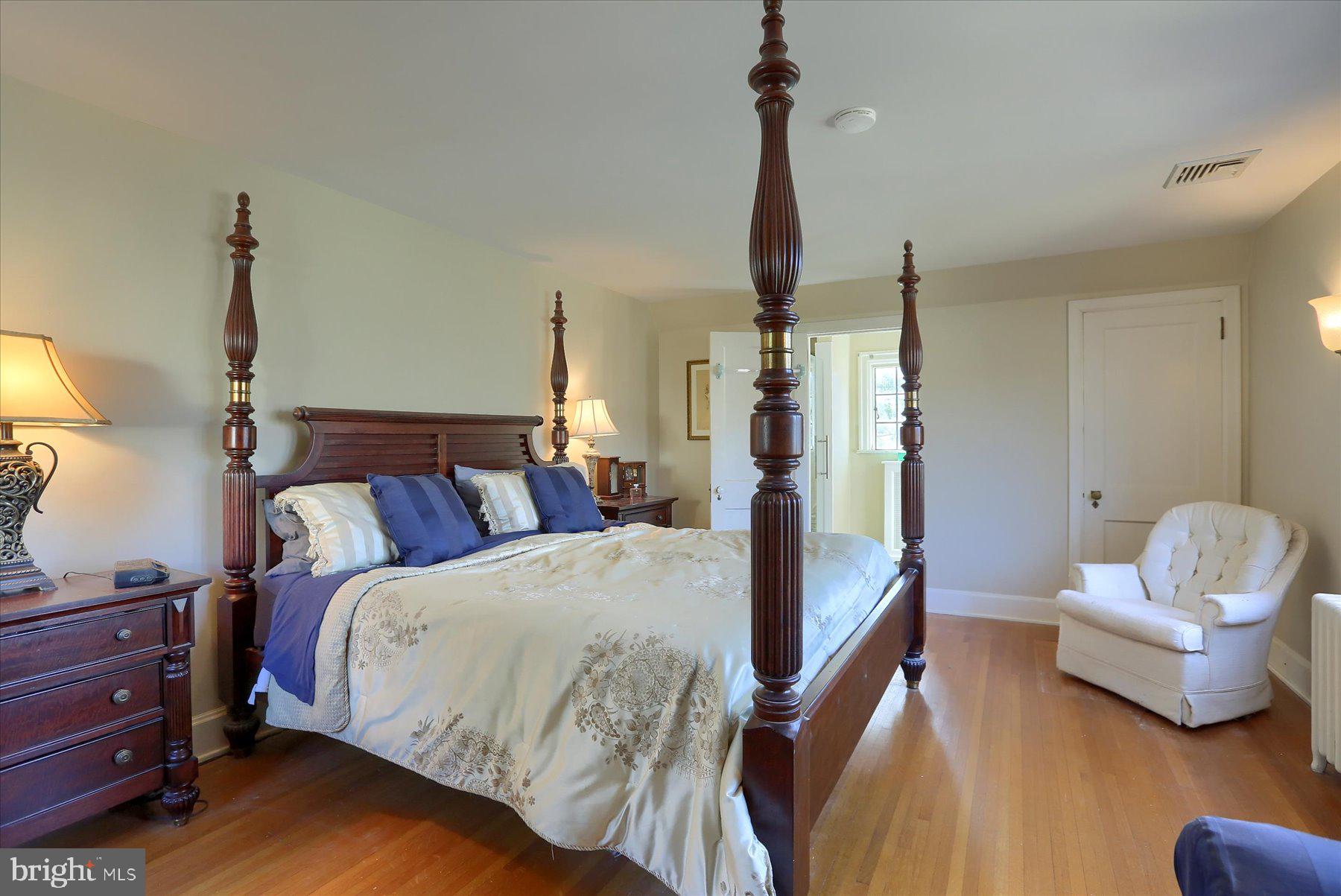 SCHOOL LANE HILLS - Residential