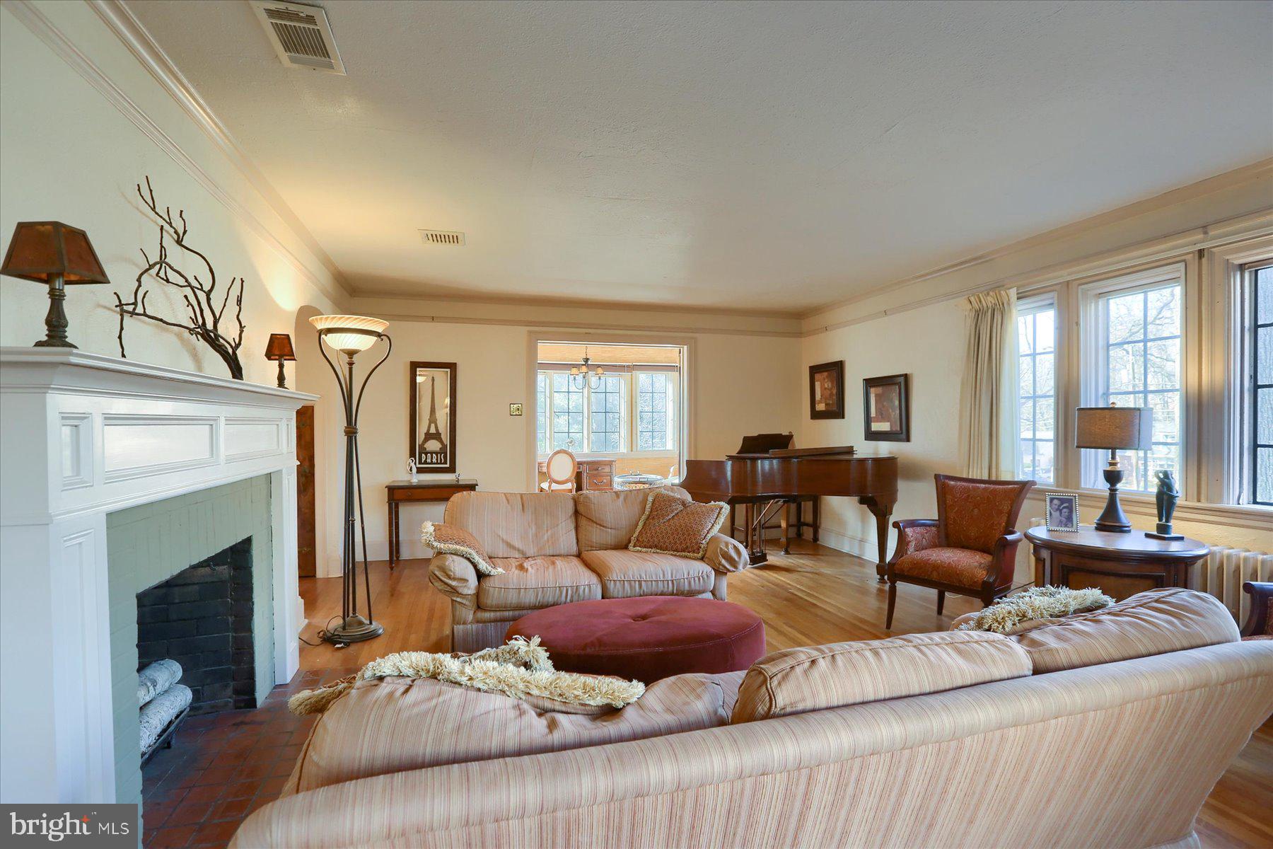 SCHOOL LANE HILLS - Residential