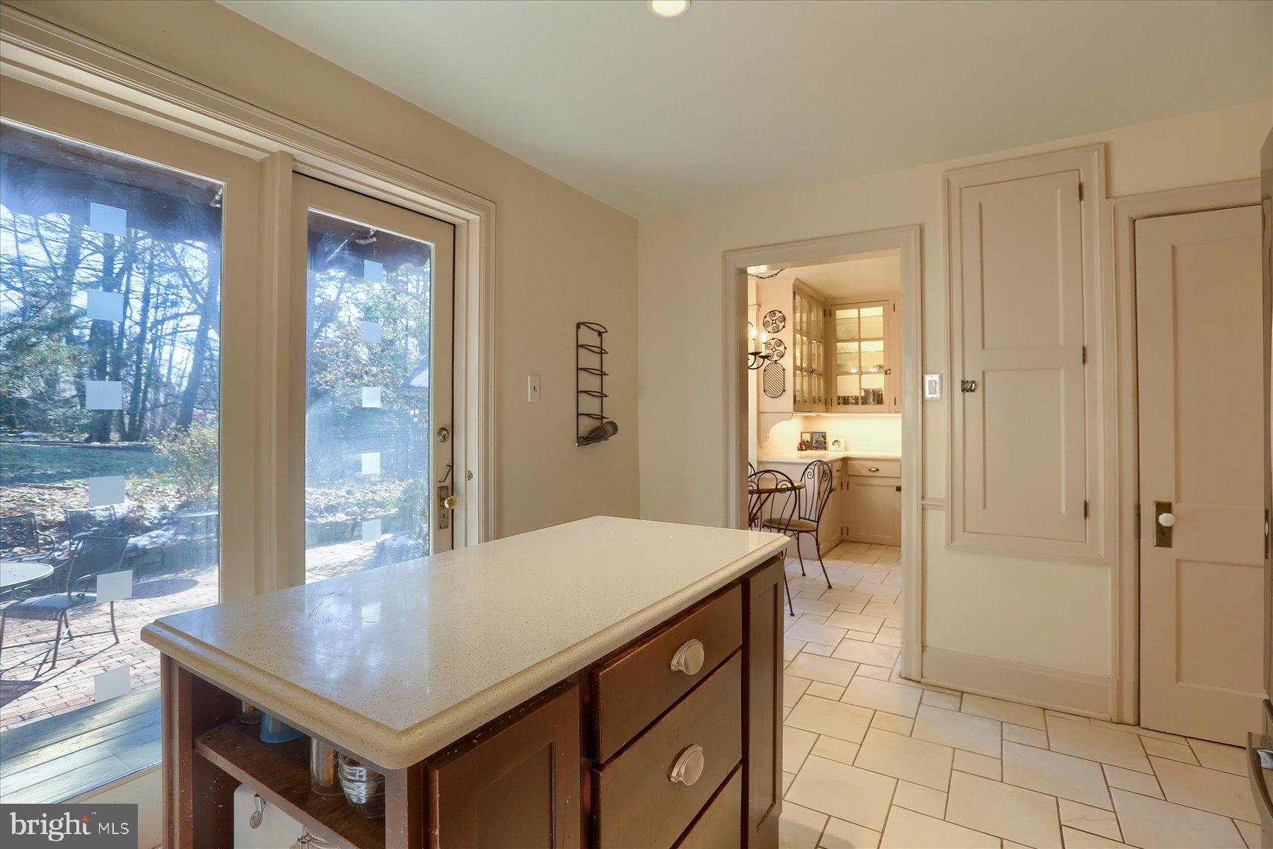 SCHOOL LANE HILLS - Residential