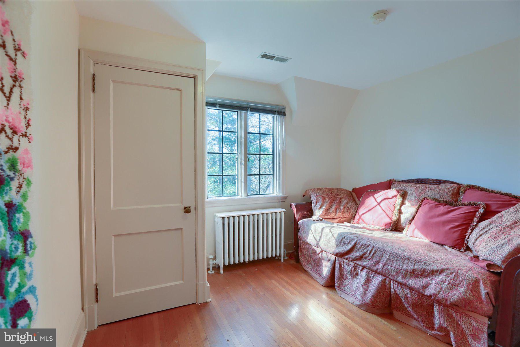 SCHOOL LANE HILLS - Residential