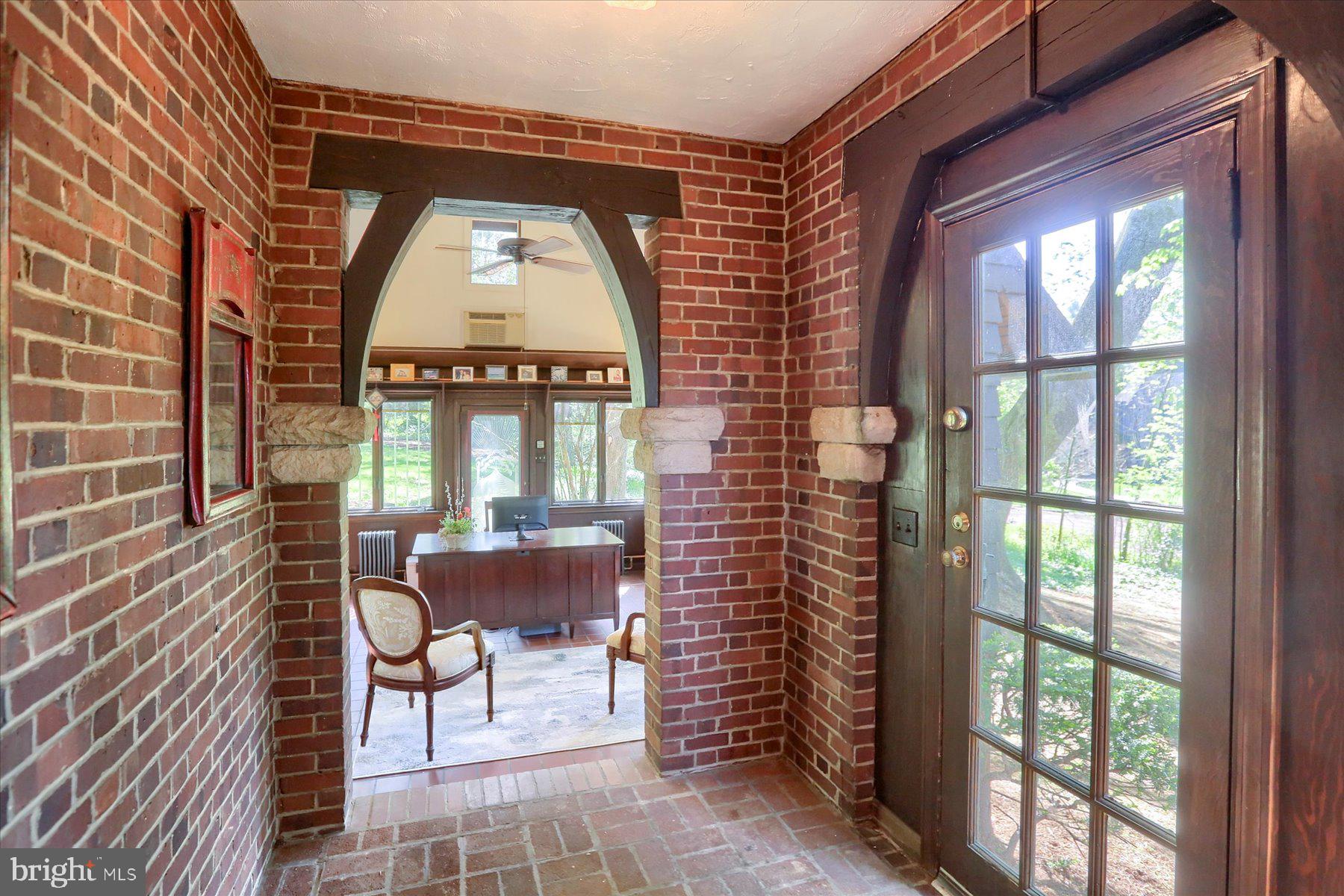 SCHOOL LANE HILLS - Residential