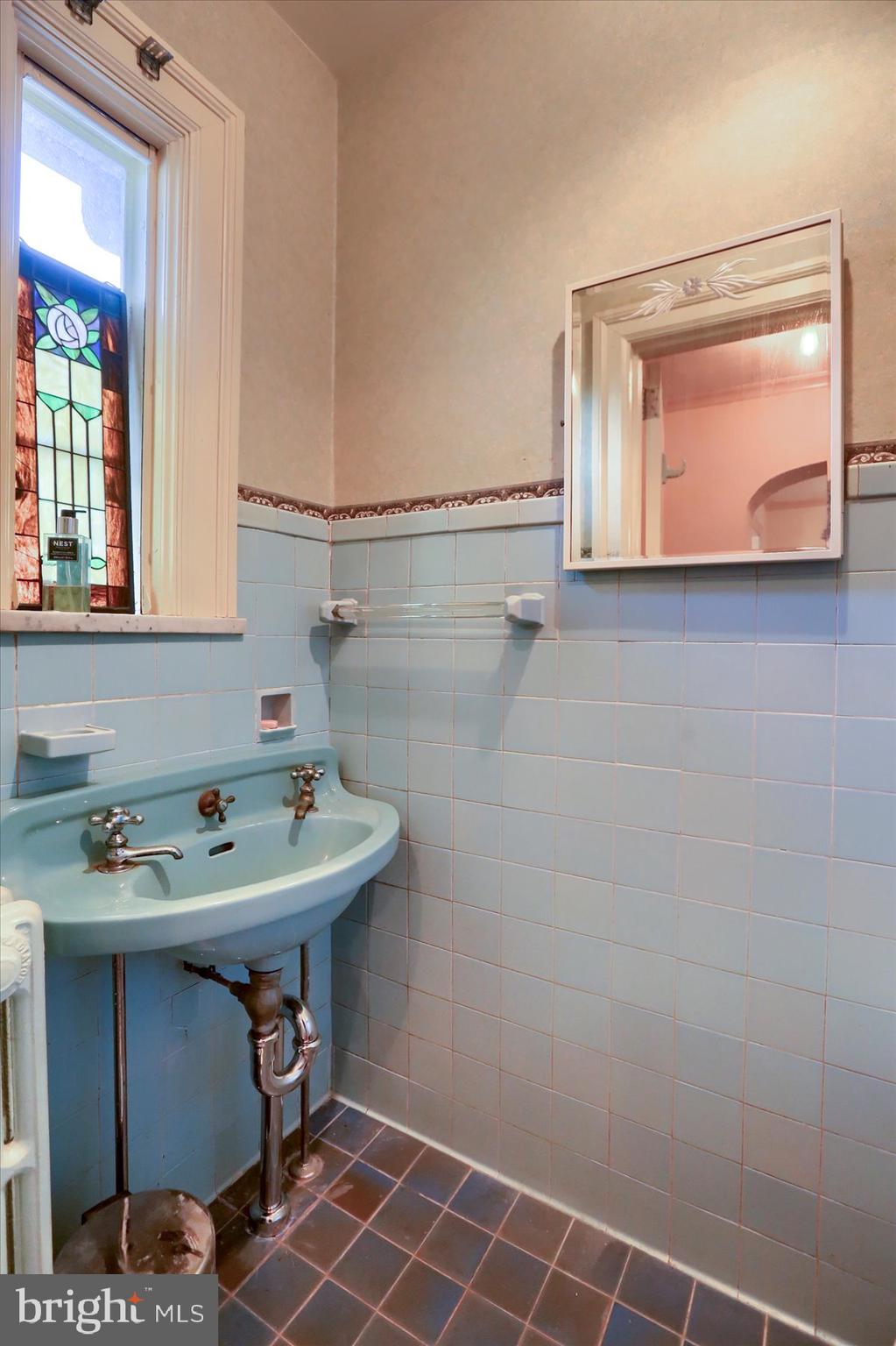 SCHOOL LANE HILLS - Residential