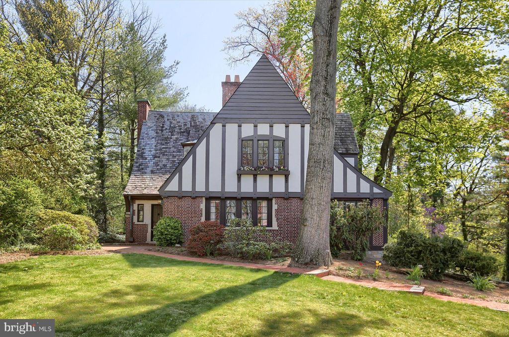 Photo of 43 N School Lane, Lancaster, PA 17603 (MLS # PALA2050026)