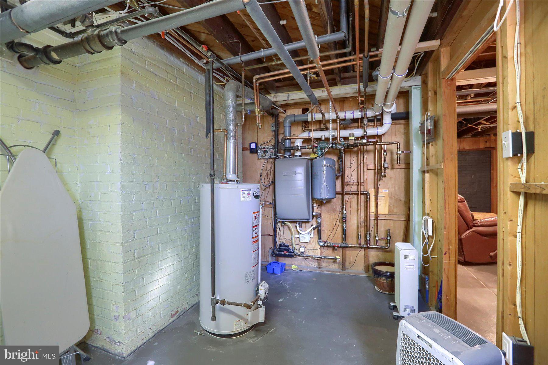 SCHOOL LANE HILLS - Residential