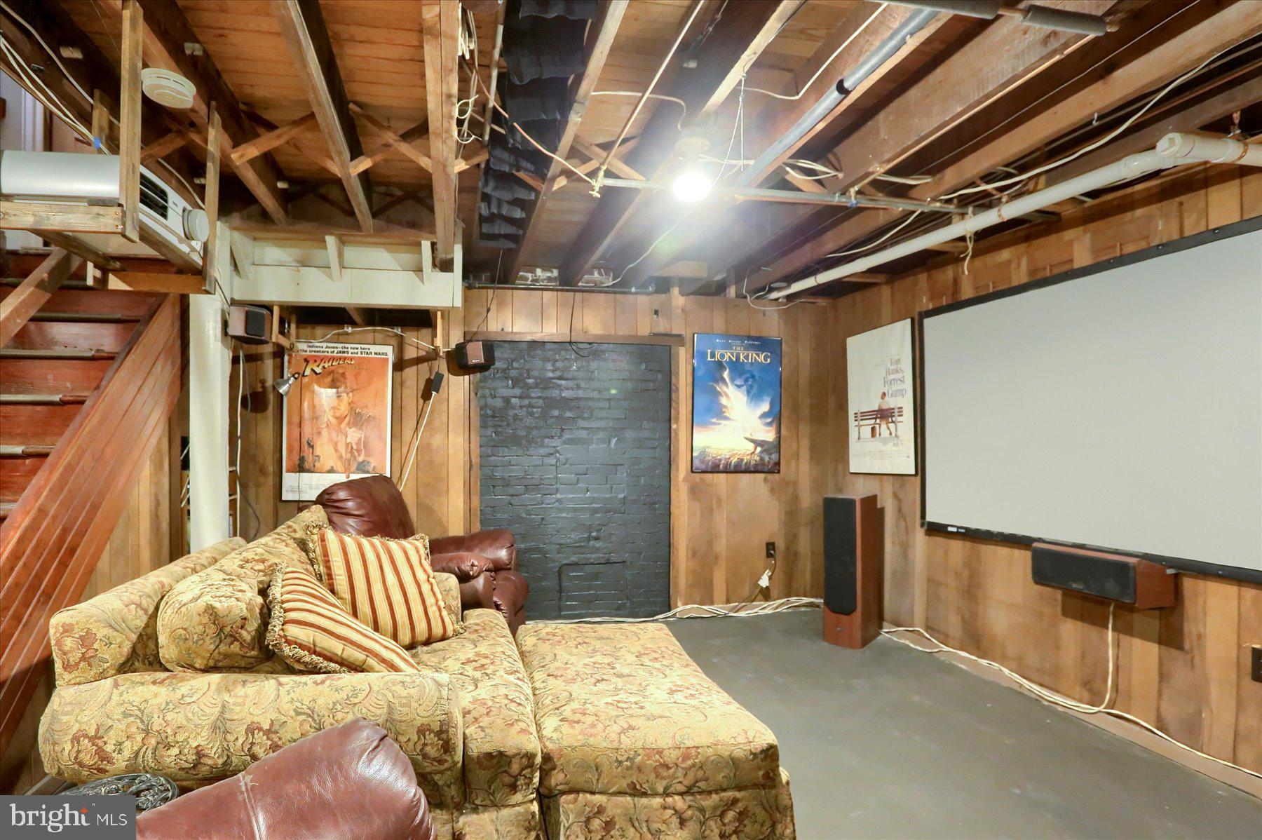 SCHOOL LANE HILLS - Residential