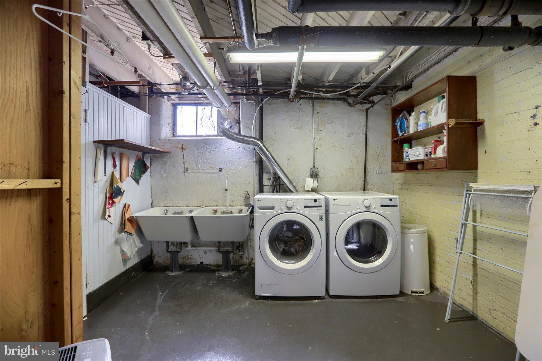 SCHOOL LANE HILLS - Residential