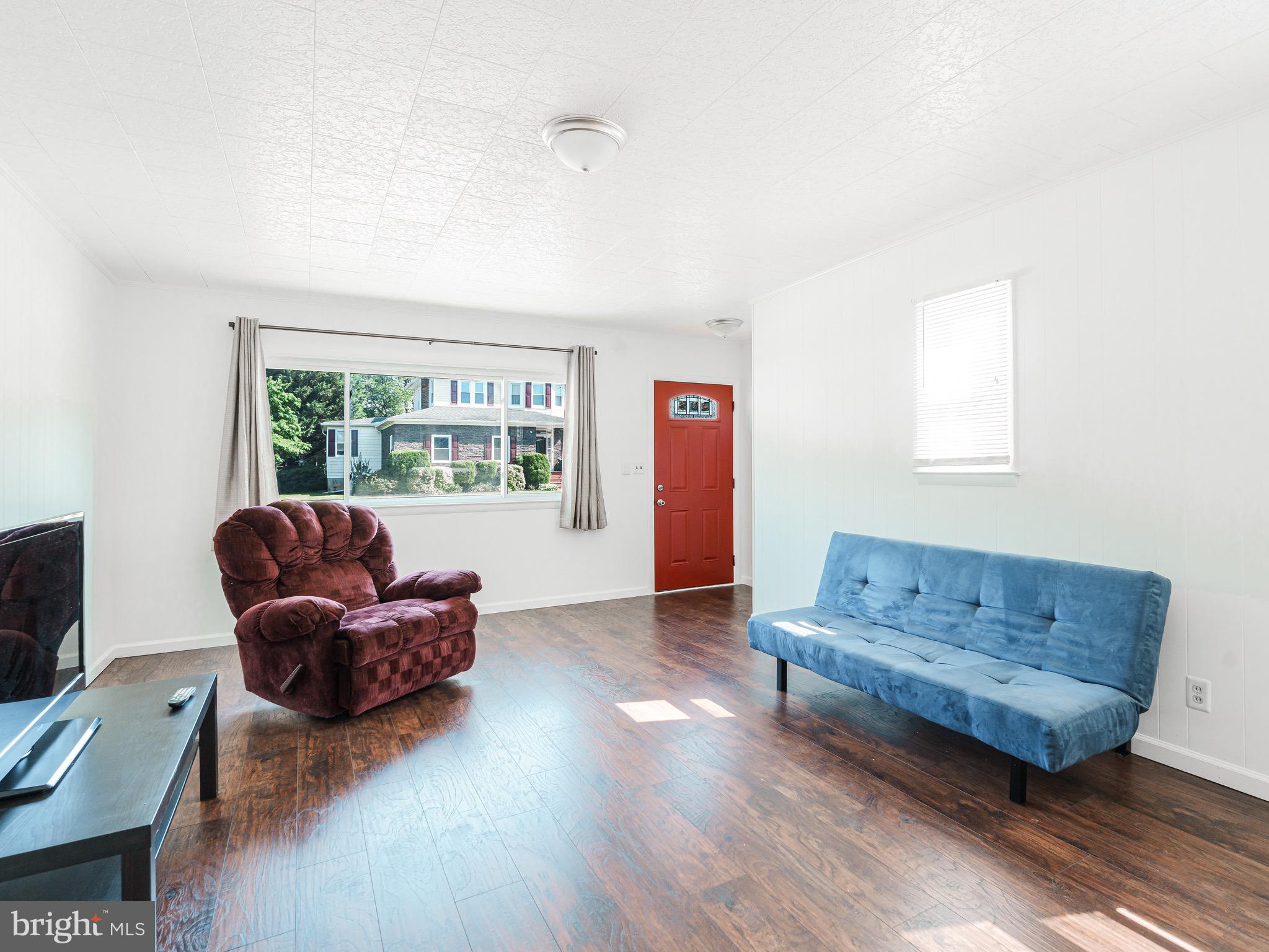 402 TOWNSEND AVENUE