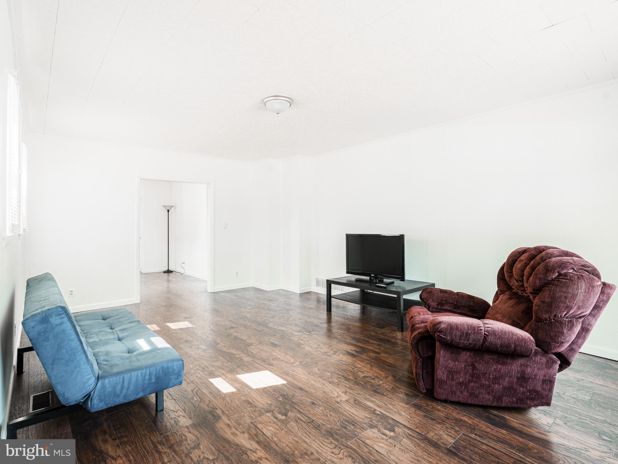 402 TOWNSEND AVENUE