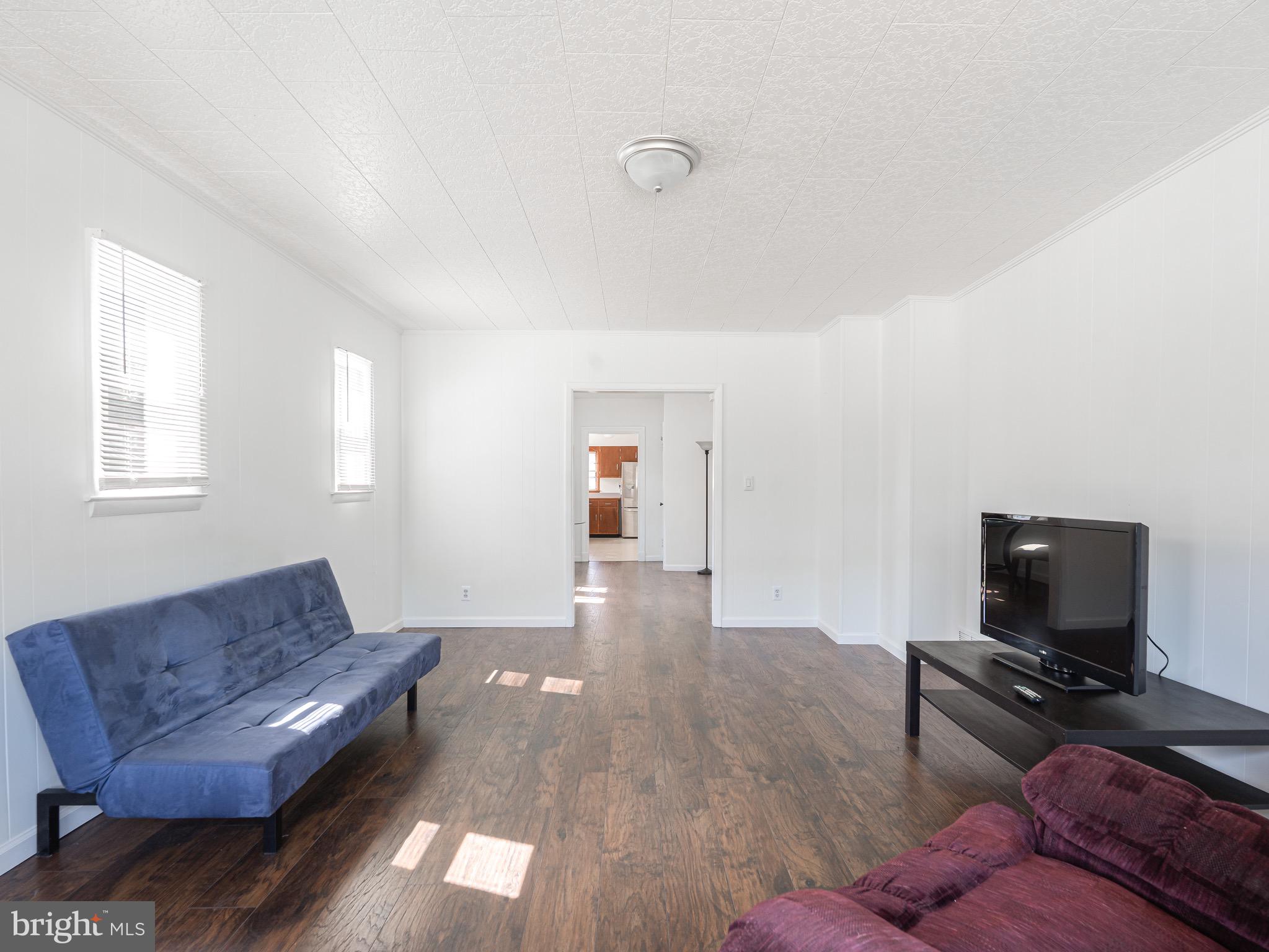 402 TOWNSEND AVENUE
