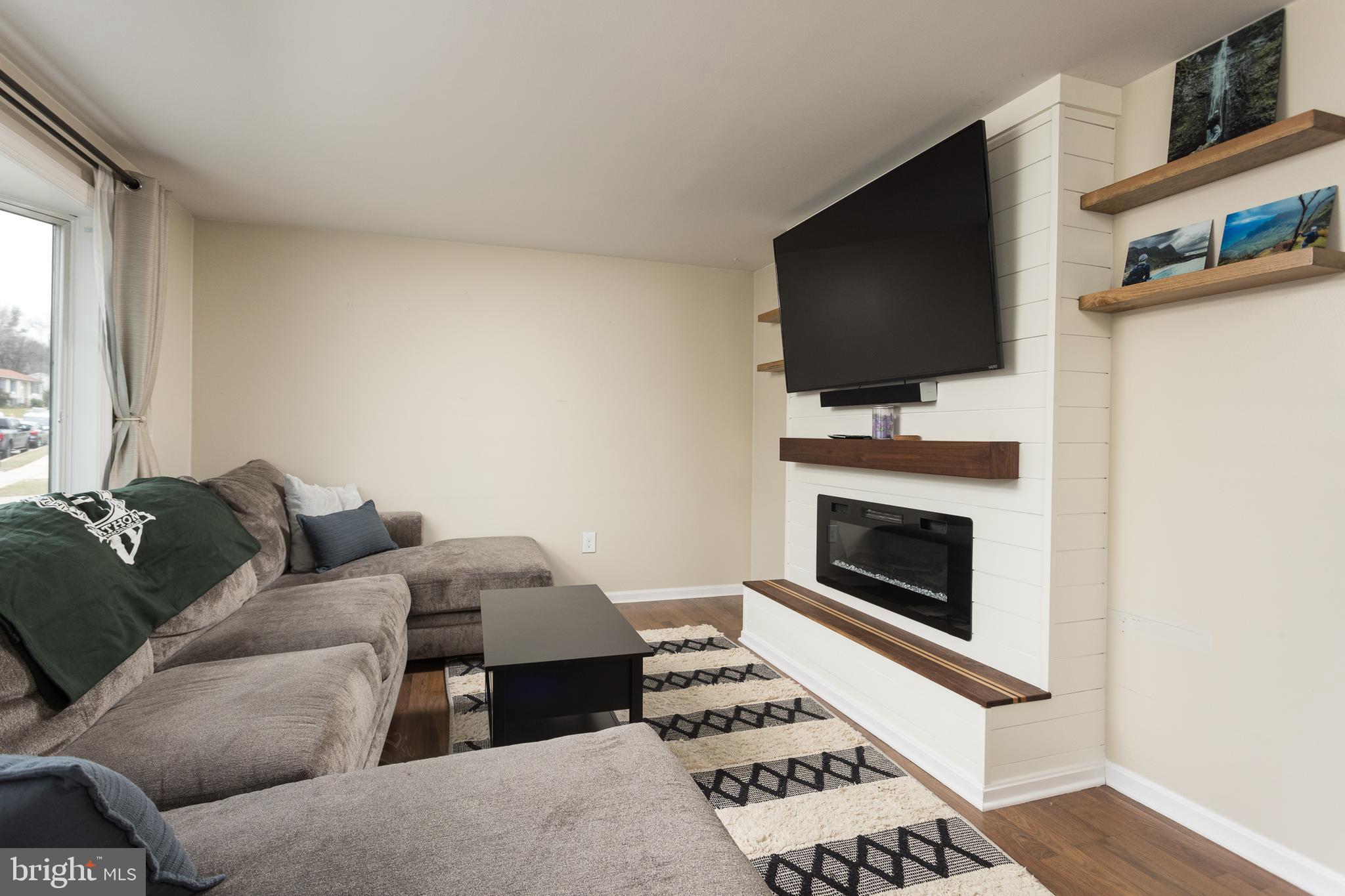 GOLDEN ACRES - Residential