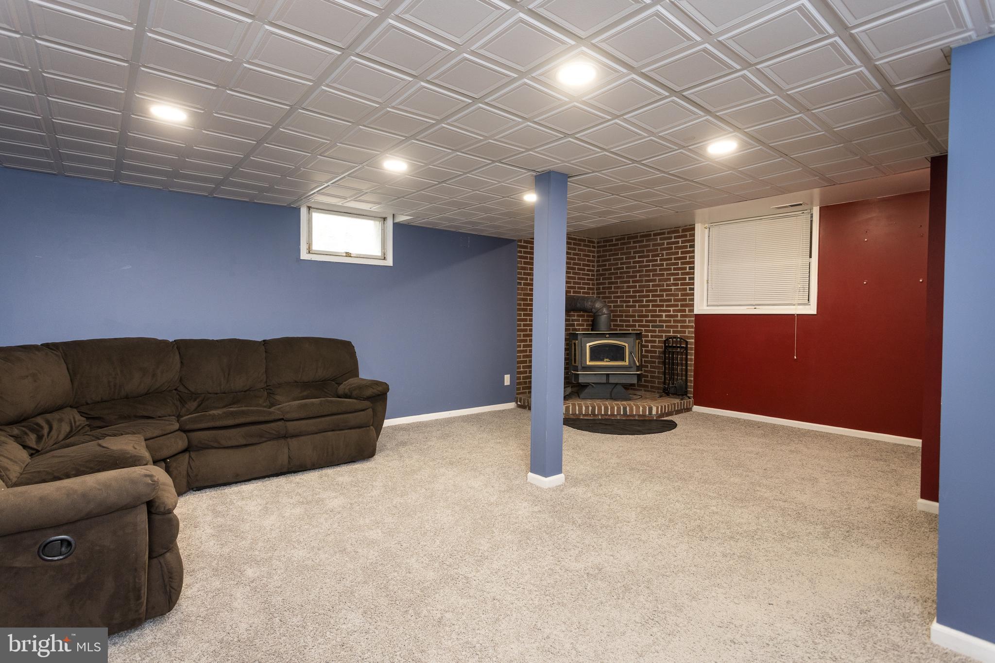 GOLDEN ACRES - Residential